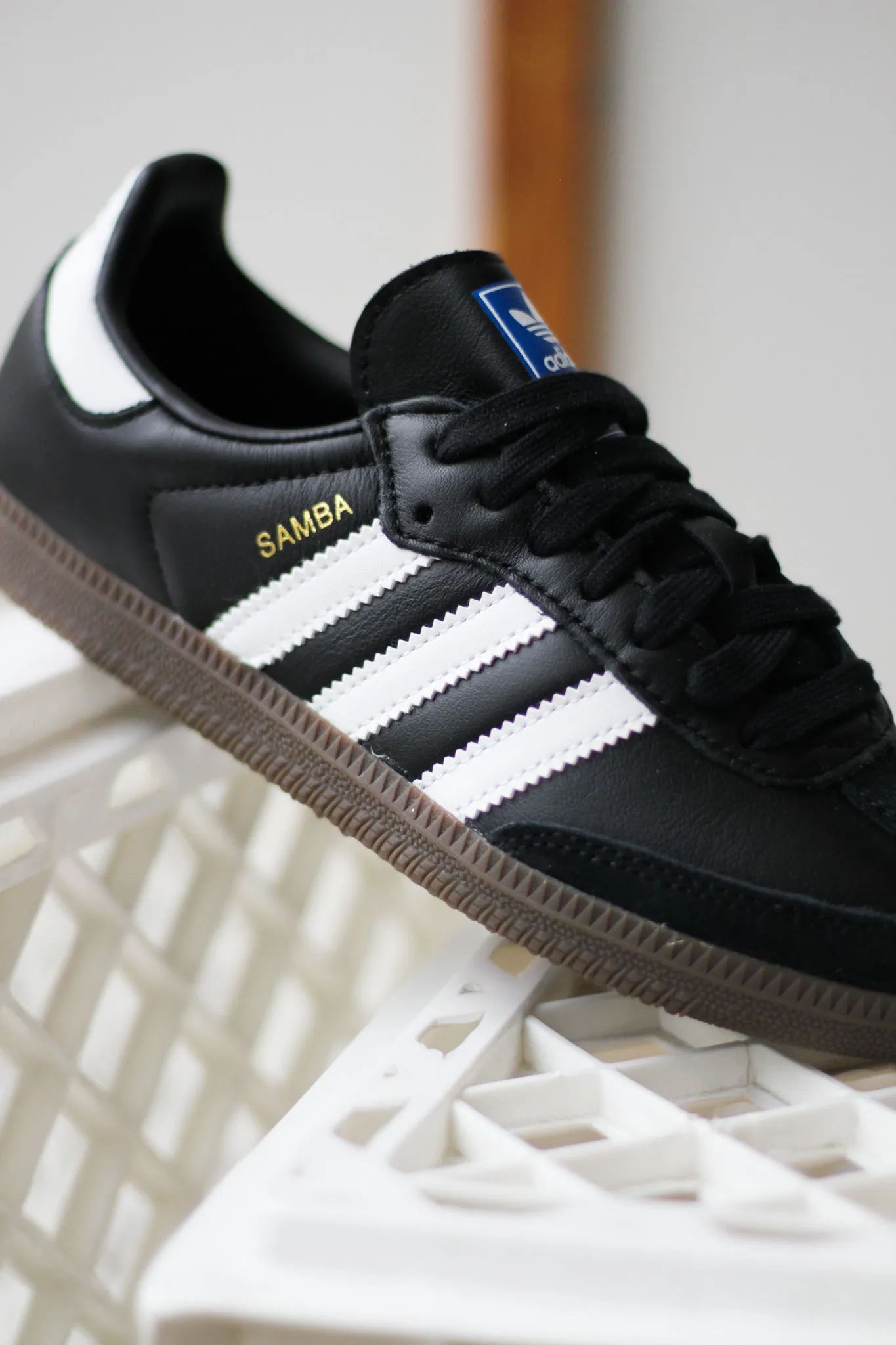 Strong Grip W ADIDAS SAMBA OG "CORE BLACK/CLOUD WHITE/GUM" Air-Vent