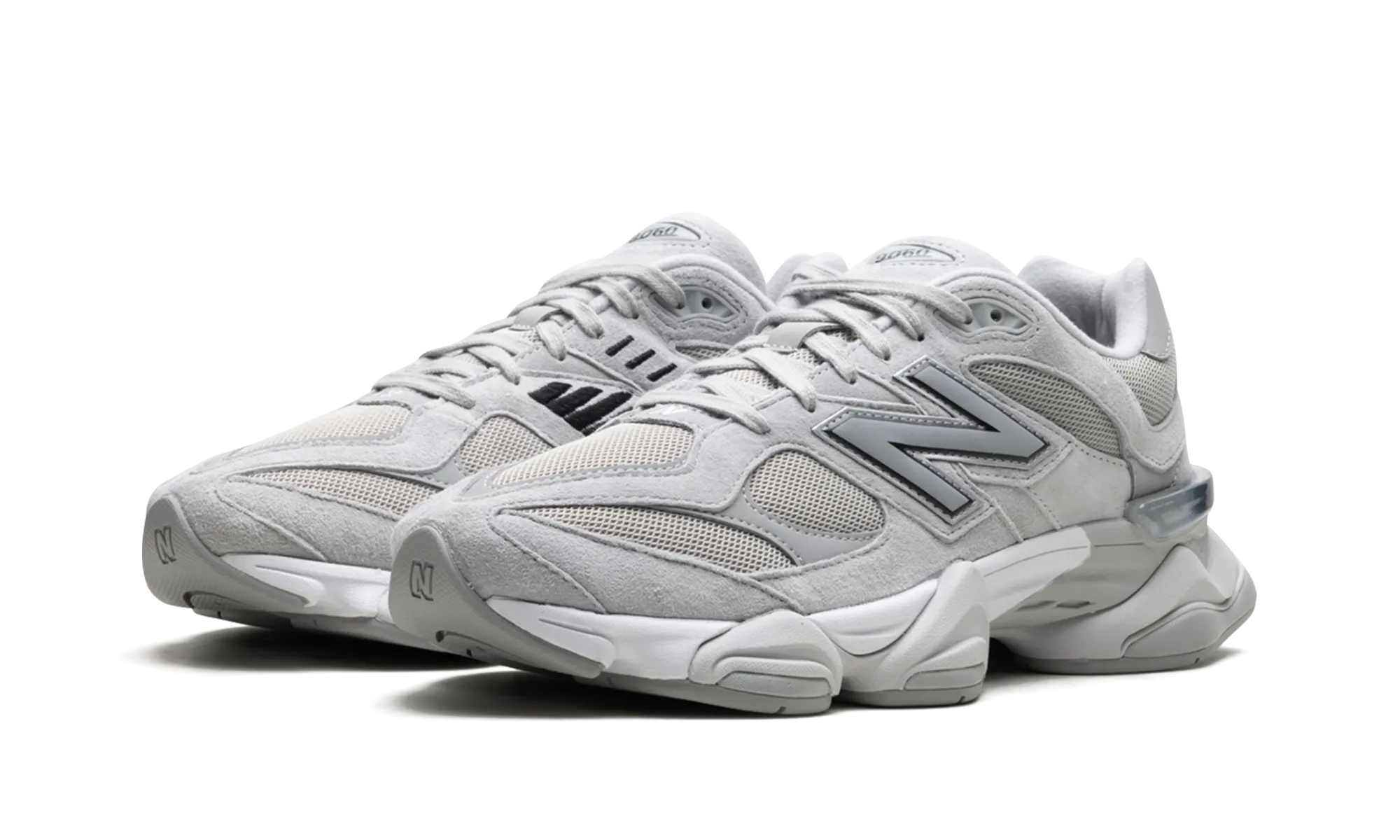 outfit pairing Walk Support 9060 "Silver Metallic Grey"