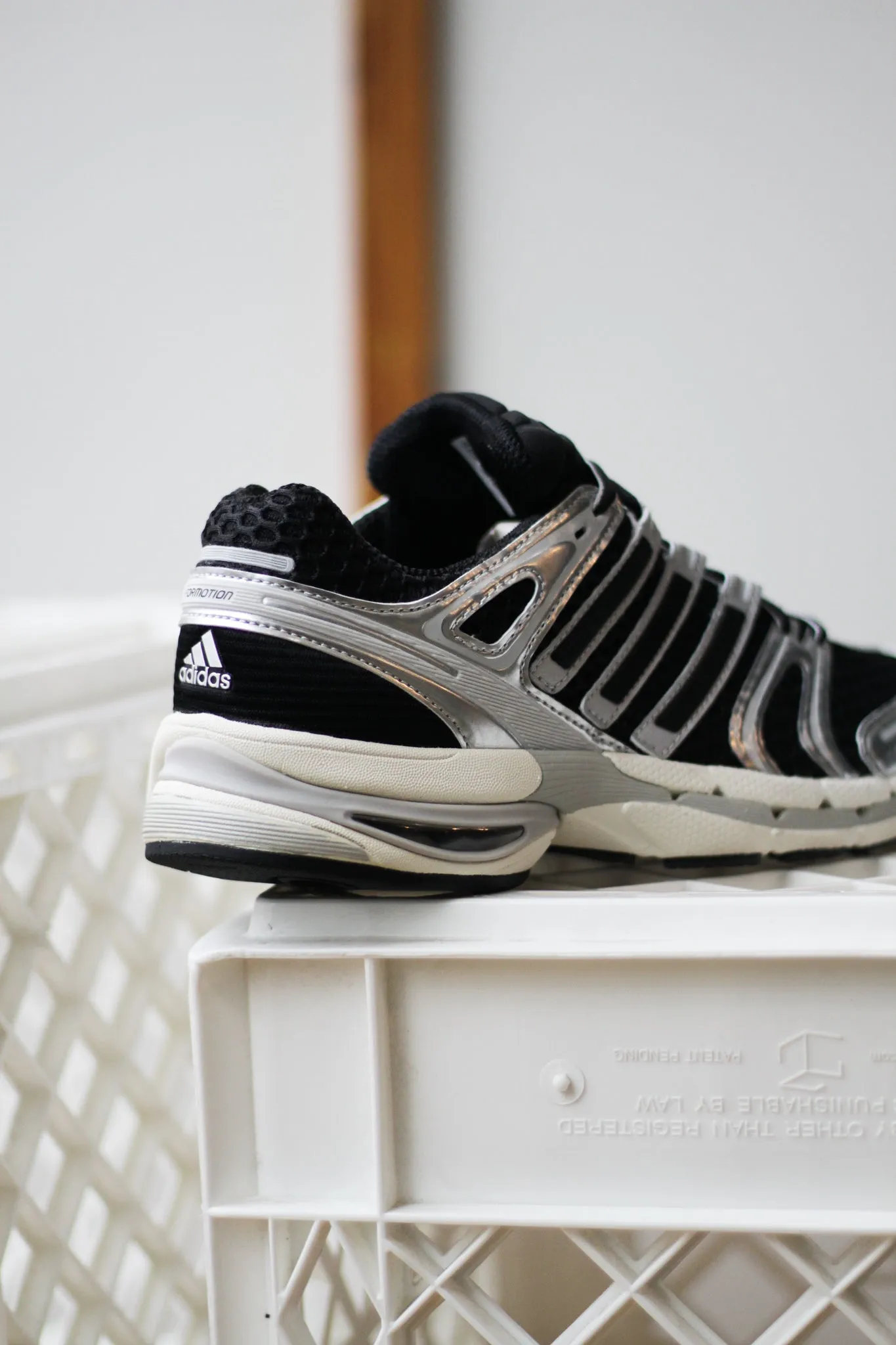ADIDAS ADISTAR CONTROL 5 "METALLIC SILVER/BLACK" Zebra-Print Urban Sleek