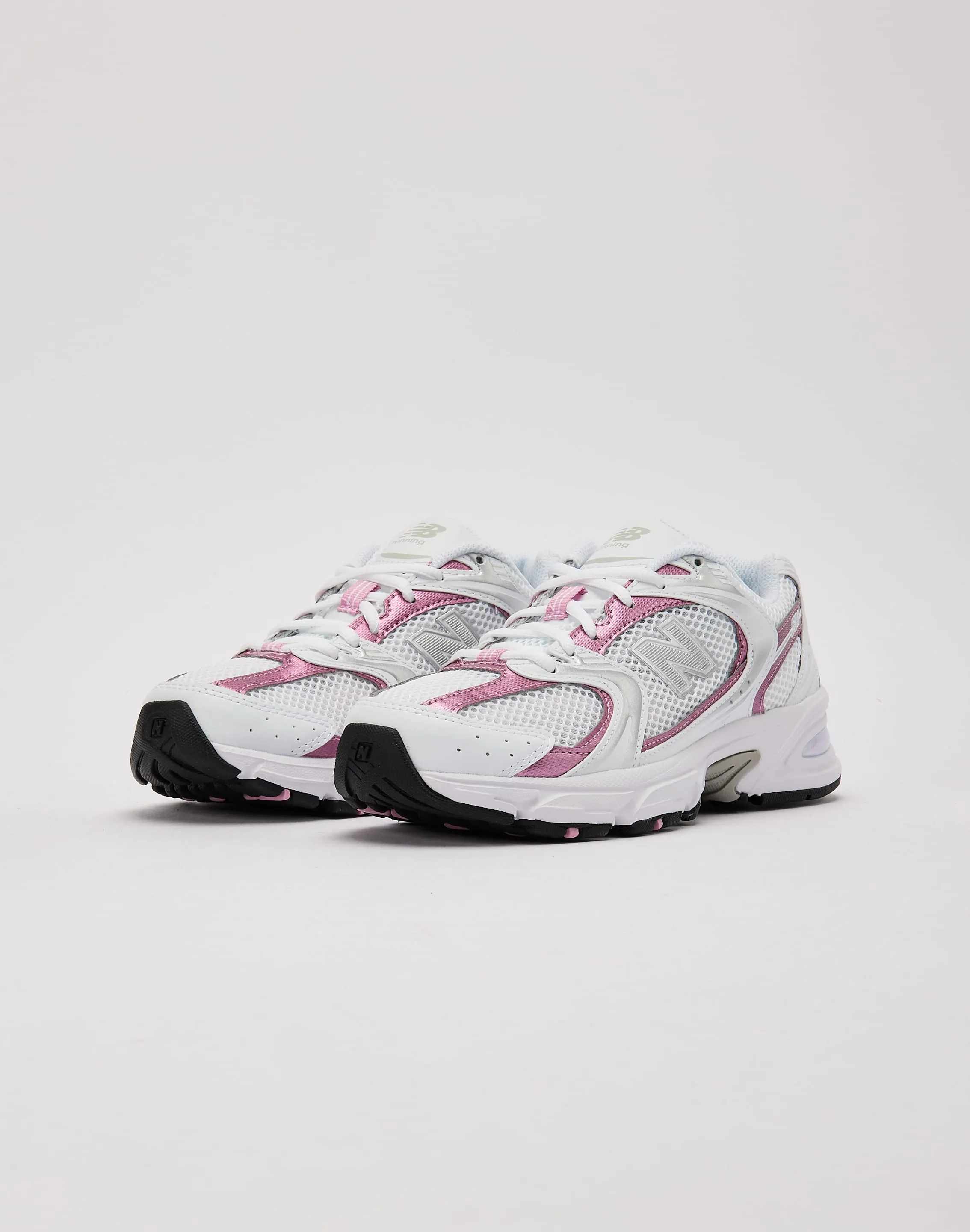 New Balance 530 Friend Out Modern Street