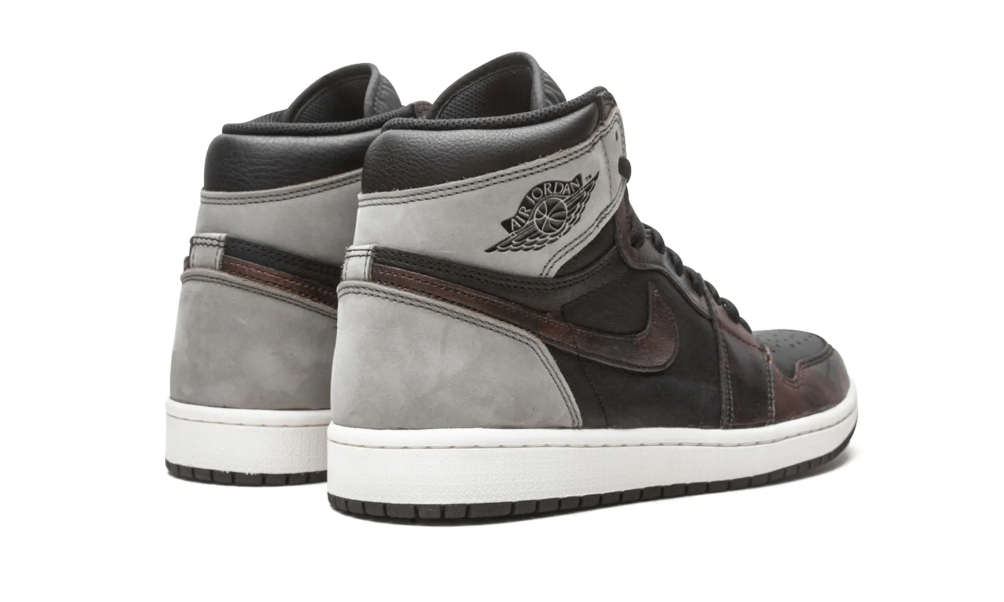 Air Jordan 1 Retro High OG Patina Weekend Outfit