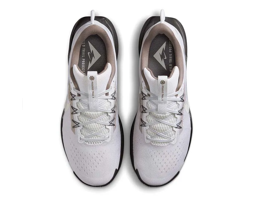 Nike Reactx Pegasus Trail 5 "Vast Grey" running in a city park shoes toe - spring running shoes