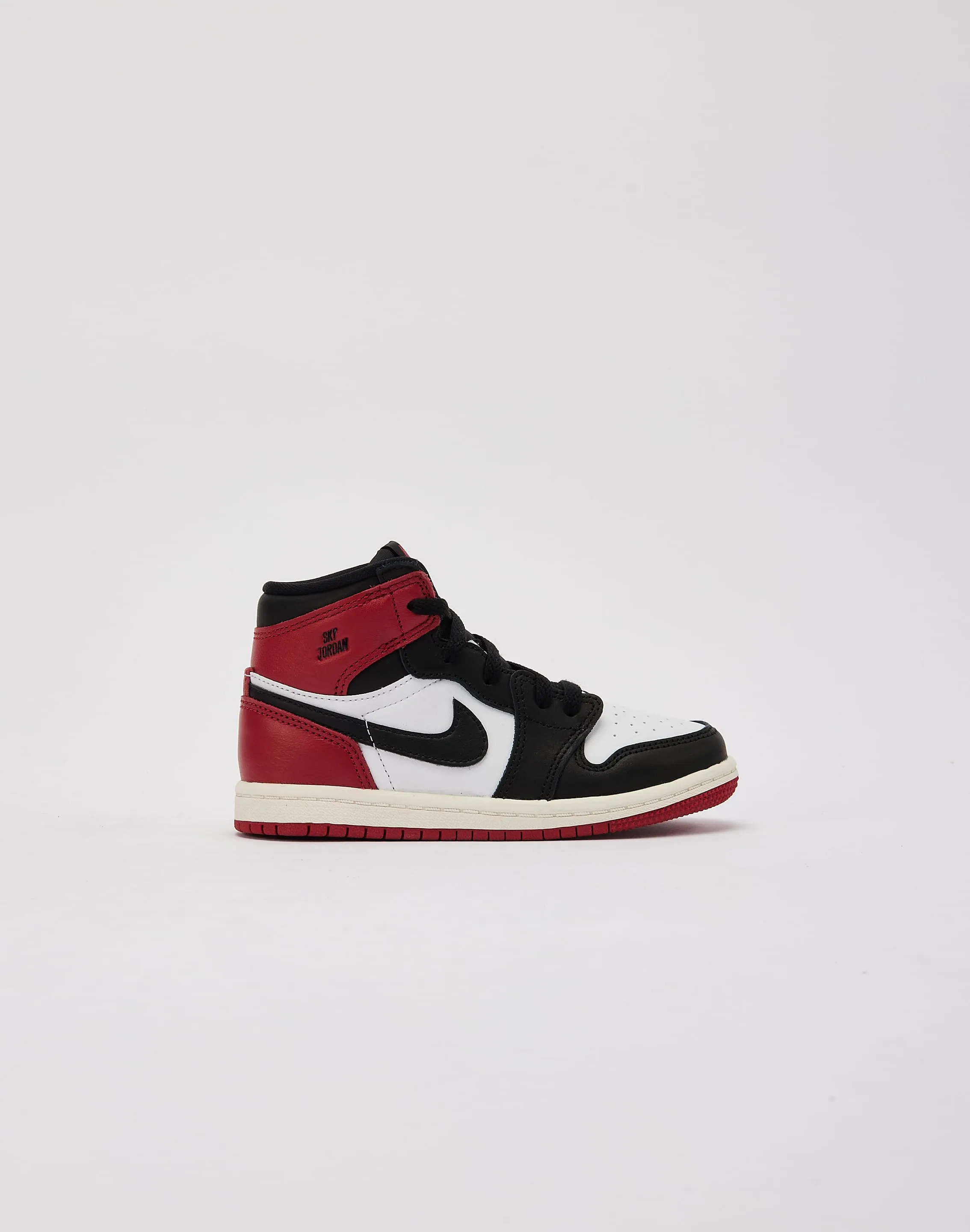 Video Look Jordan Air Jordan 1 Retro High OG 'Black Toe Reimagined' Toddler