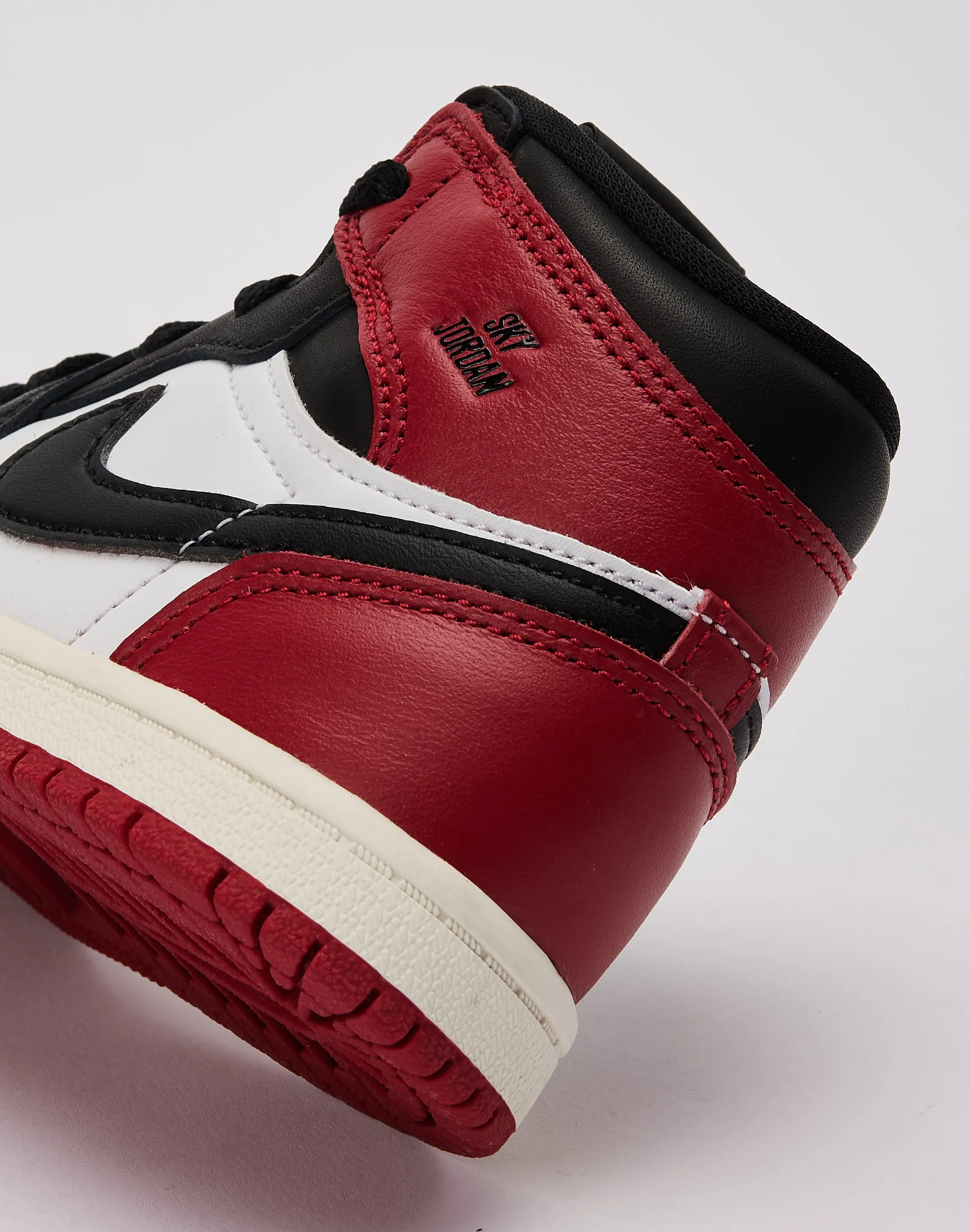 Jordan Air Jordan 1 Retro High OG 'Black Toe Reimagined' Toddler Dance Mode Italian Glam