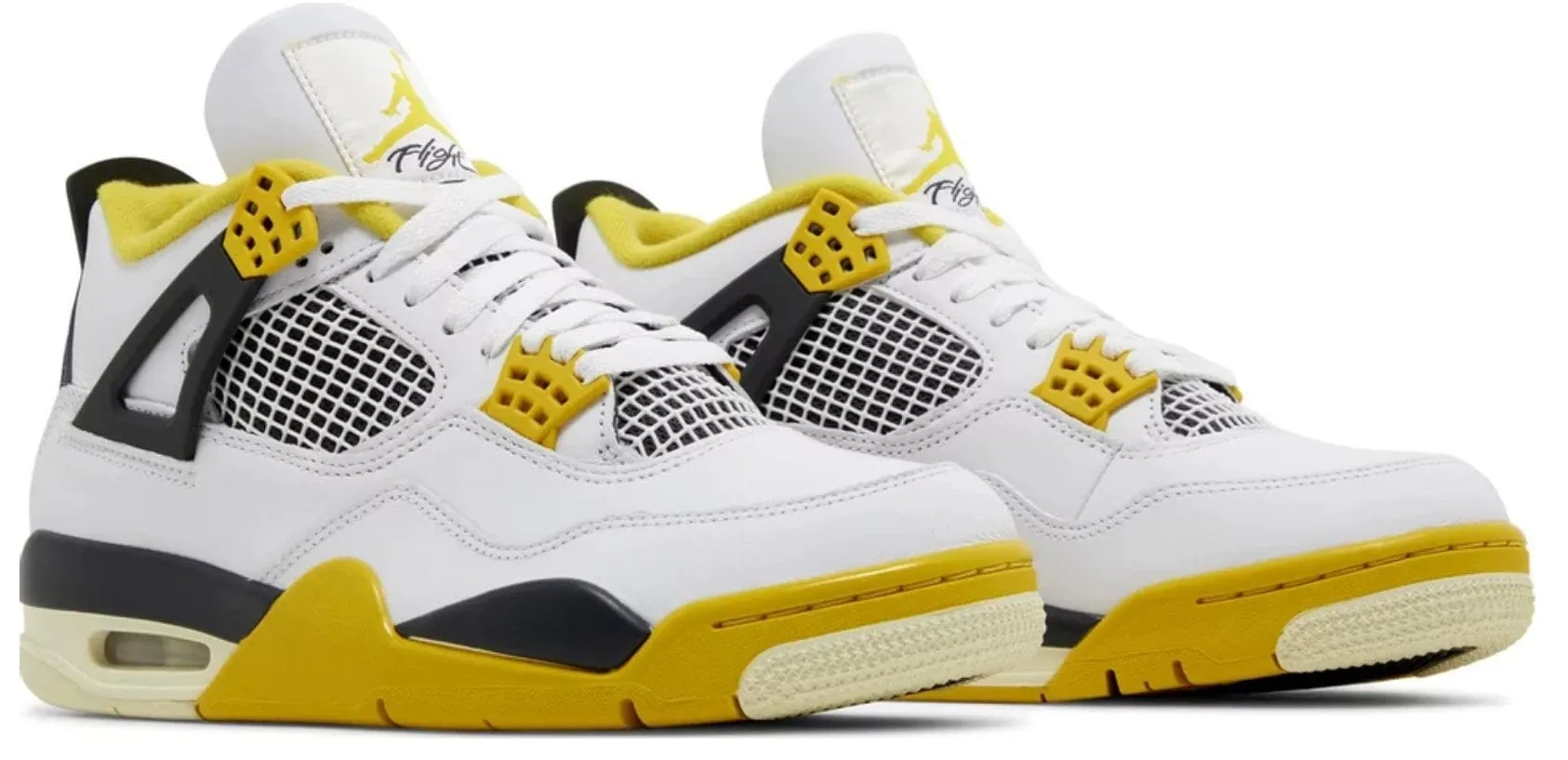 Weekday Style Comfy Layer WMNS Air Jordan 4 Retro - Vivid Sulfur