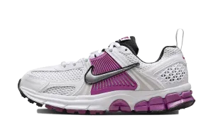 Zoom Vomero 5 GS "Hot Fuchsia" straps