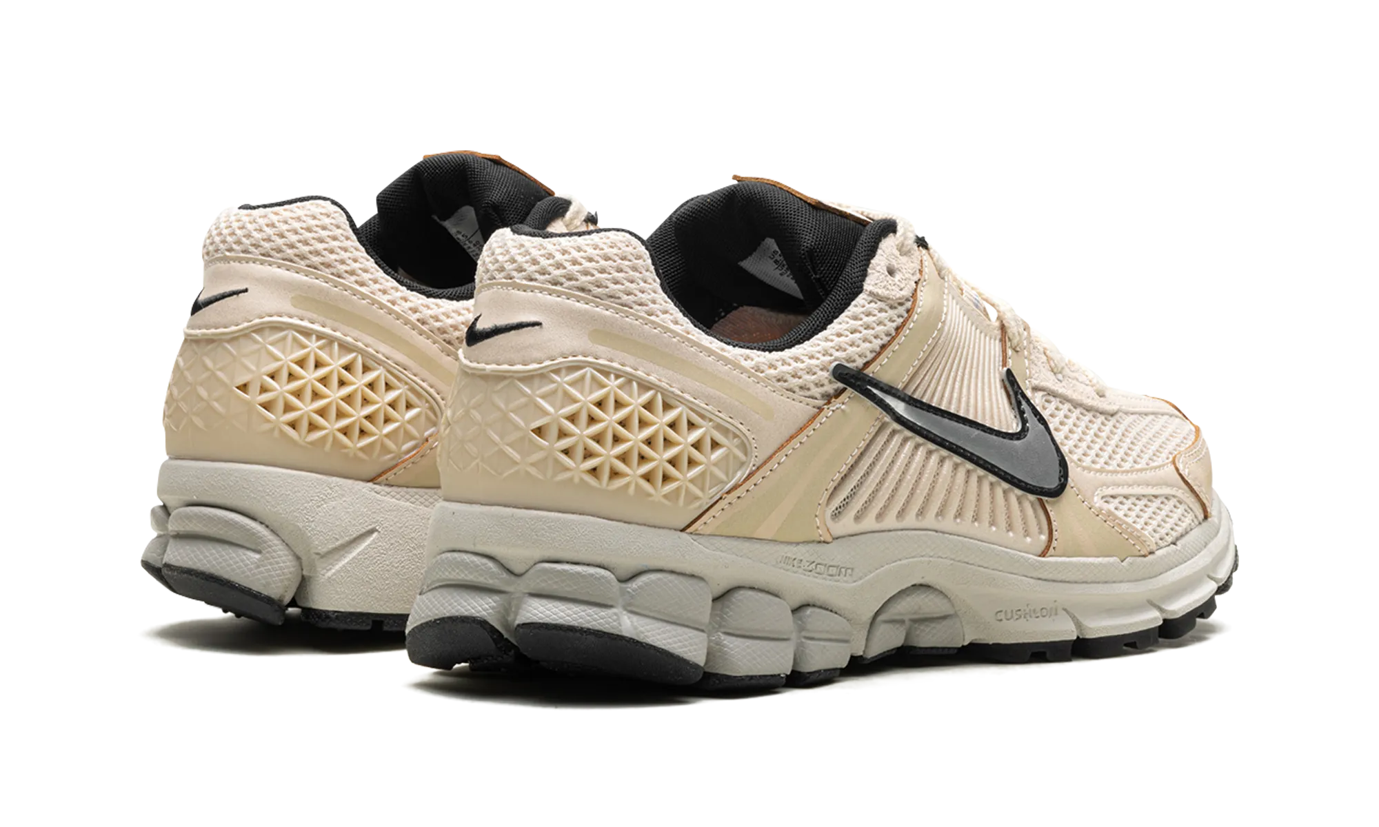 running shoes for urban explorers Light Reflective Zoom Vomero 5 WMNS "Pearl White"
