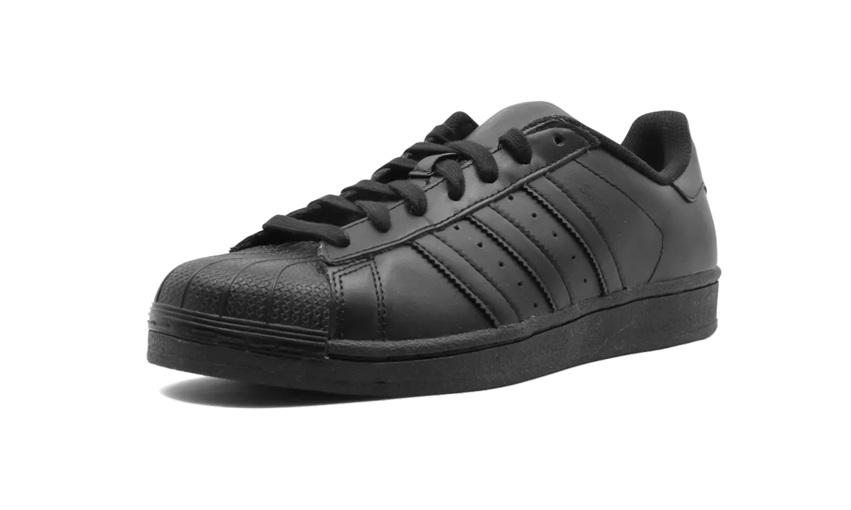 Superstar Foundation "Core Black" Low Key