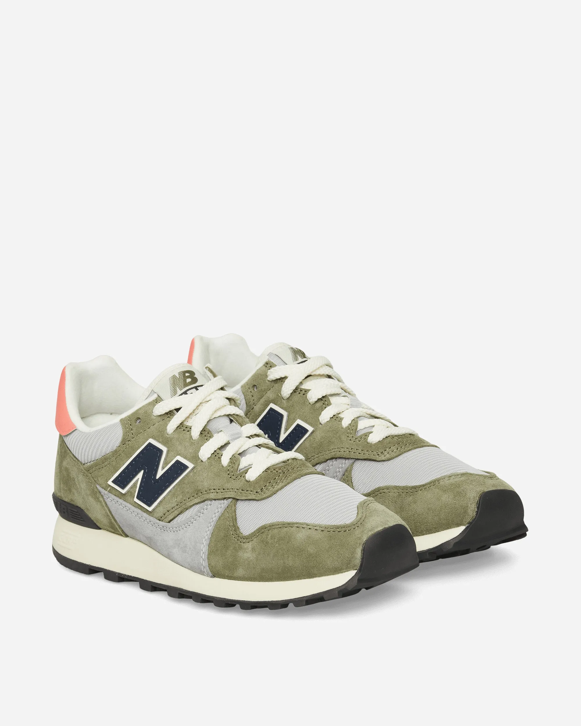 475 Sneakers Dark Olivine / Raincloud / Drift Red Block Walk Scandi Clean