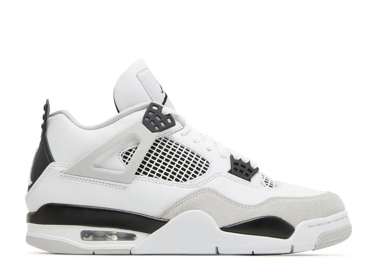 Air Jordan 4 Military Black Street Vibe