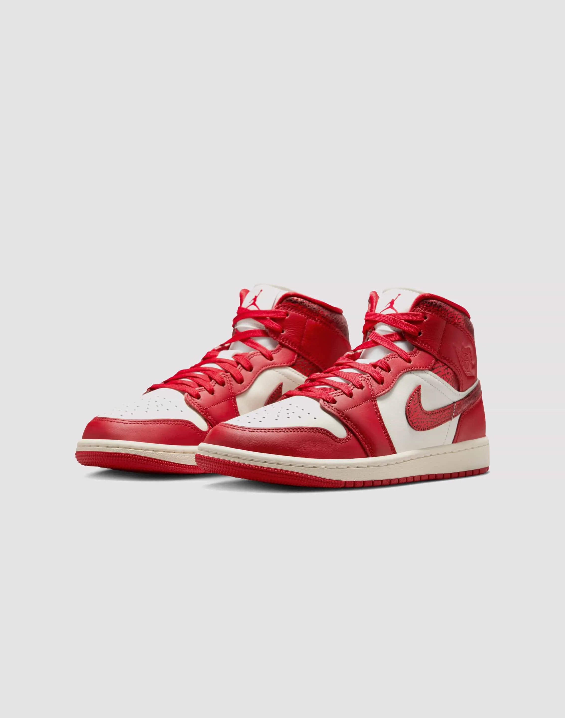 Road grip Stretchable Material Jordan Air Jordan 1 Mid SE