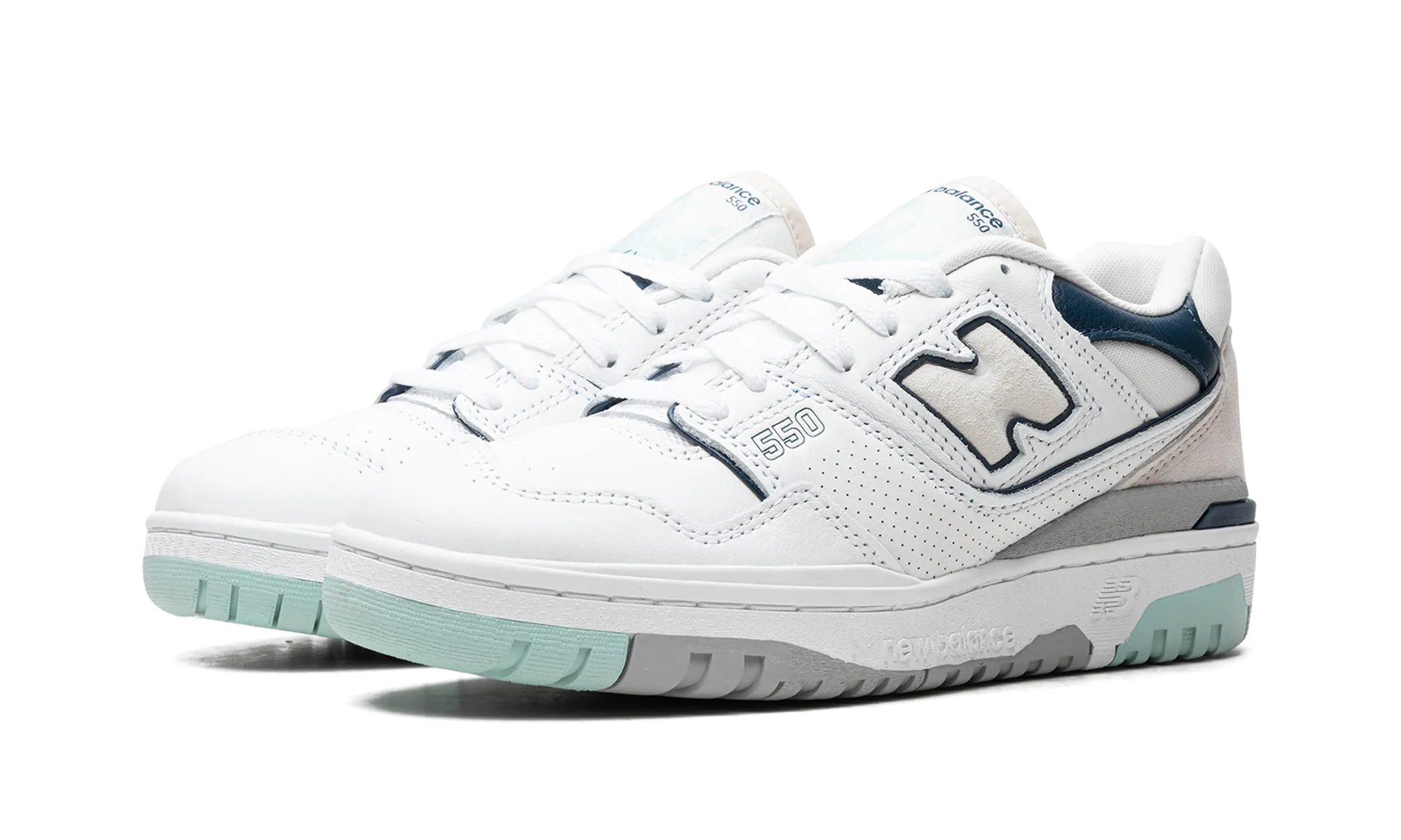 550 "White / Winter Fog" Chill Mode