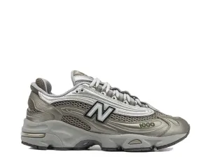Turn Hike Lean Look New Balance 1000 "Dark Alpine Green"