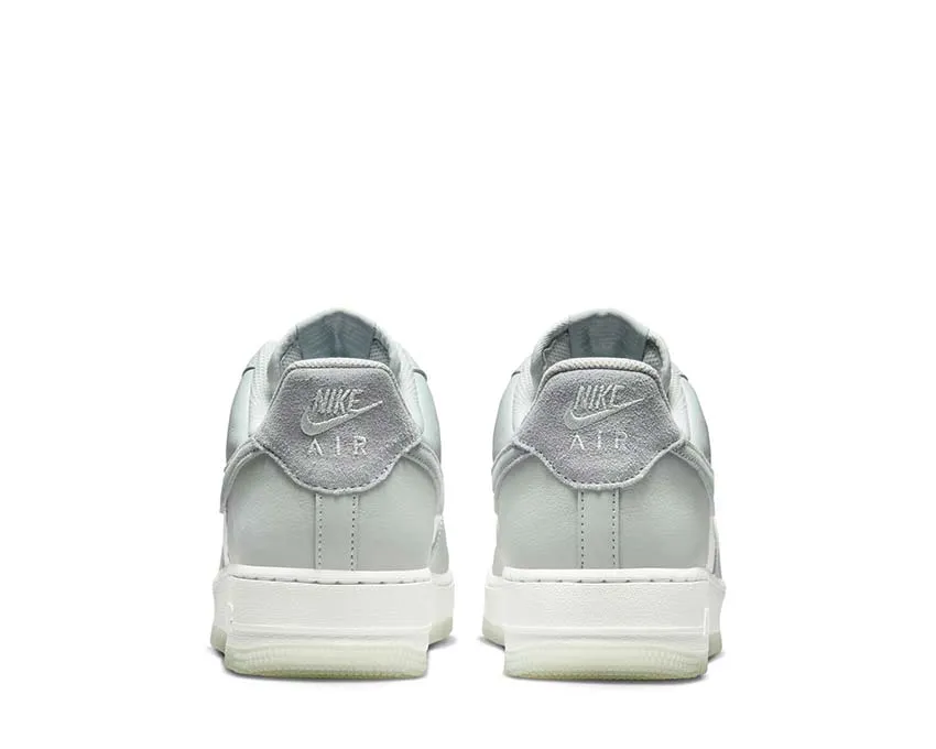 Style Flow Feet Ease Nike Air Force 1 '07 LV8