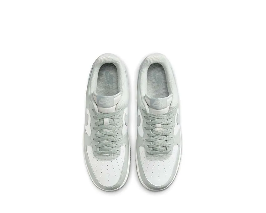 Hardwearing Nike Air Force 1 '07 LV8