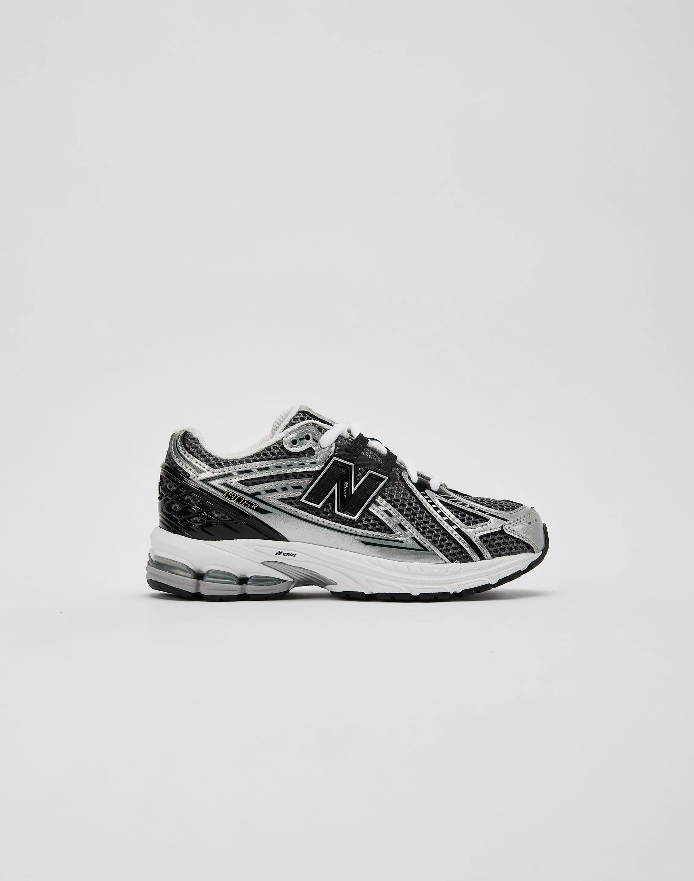 New Balance 1906R Pre-School Walk Around