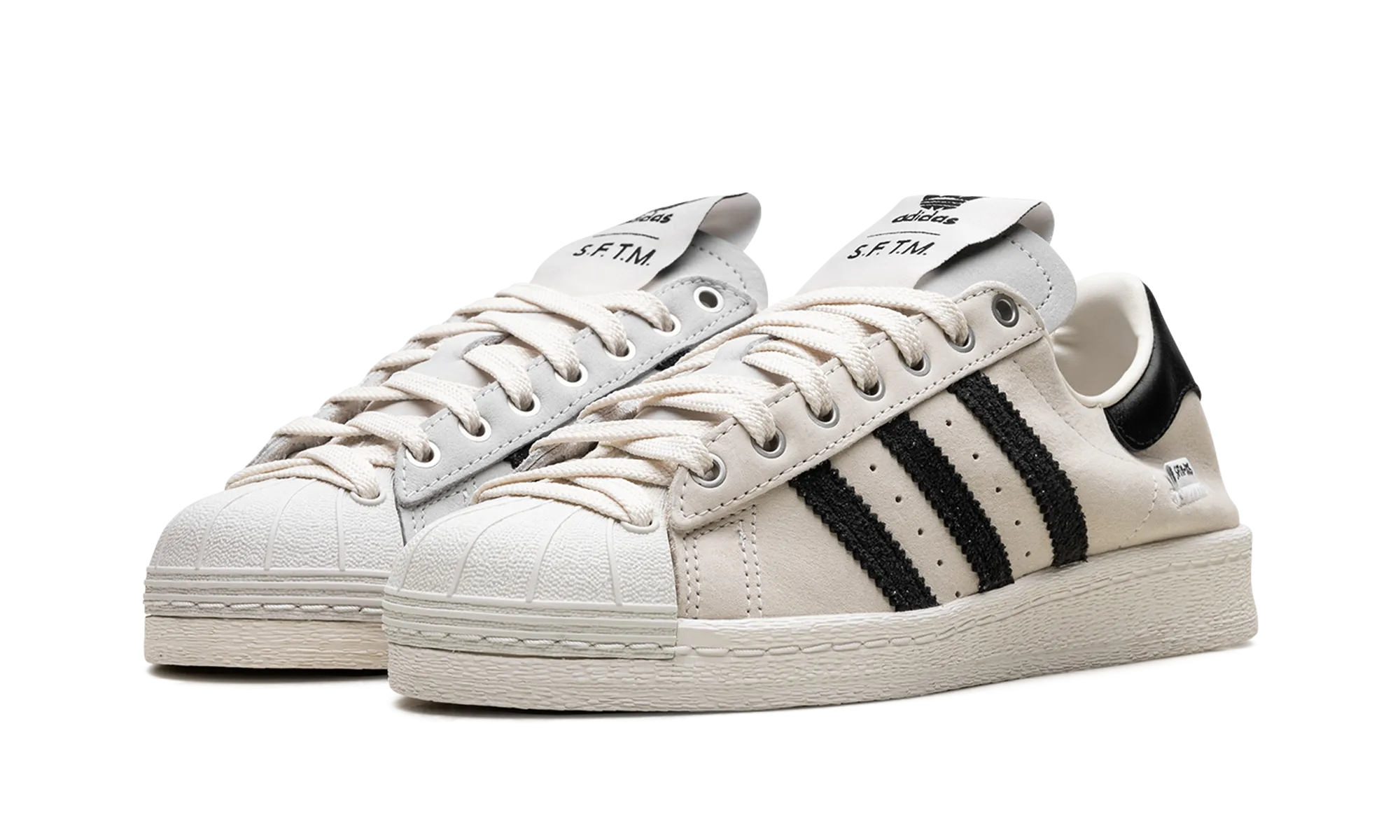 Superstar 82 "Song for the Mute - Cream White" Route Trek Casual Fit