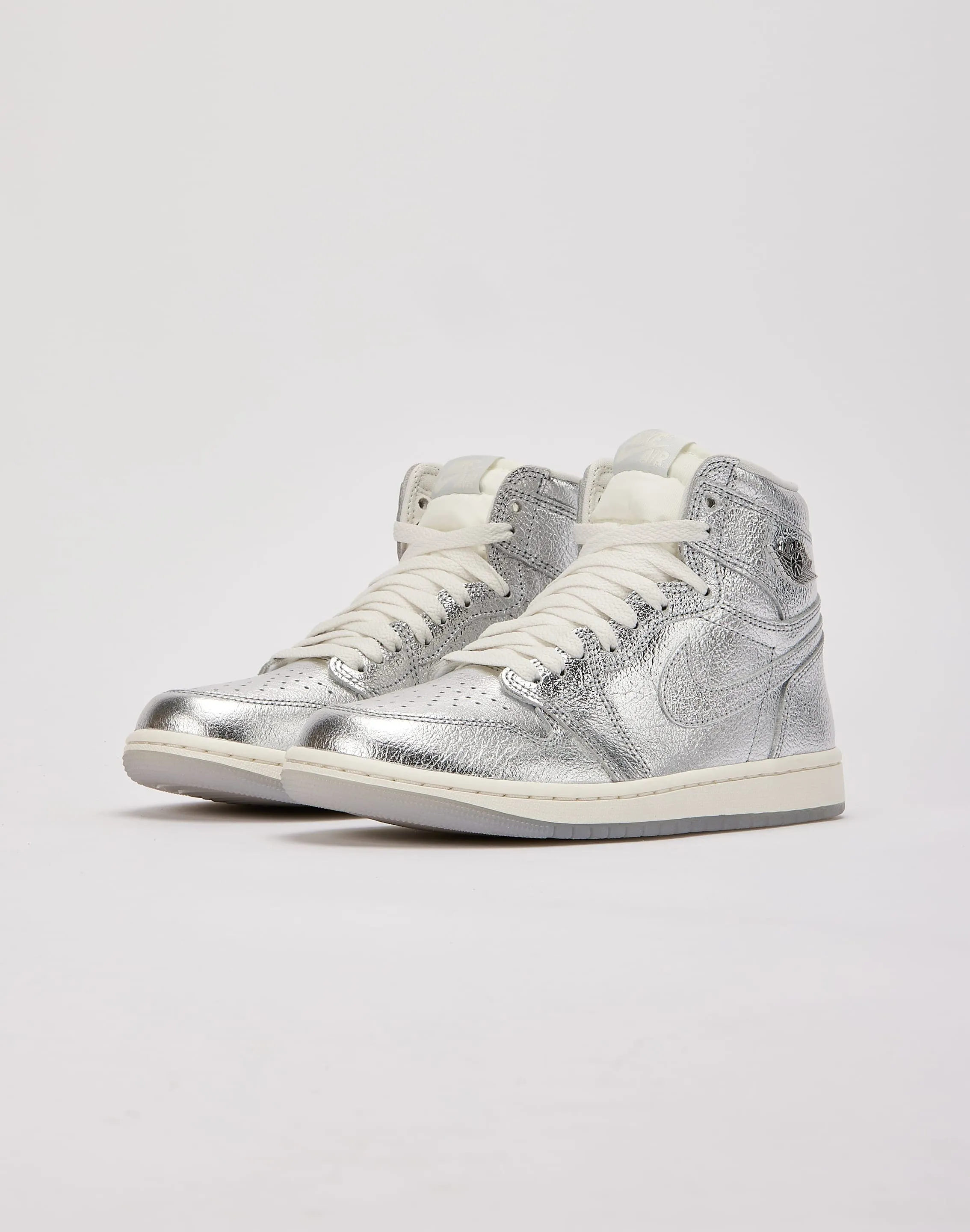 Angel Glow Kick Power Jordan Air Jordan 1 Retro High OG 'Chrome'