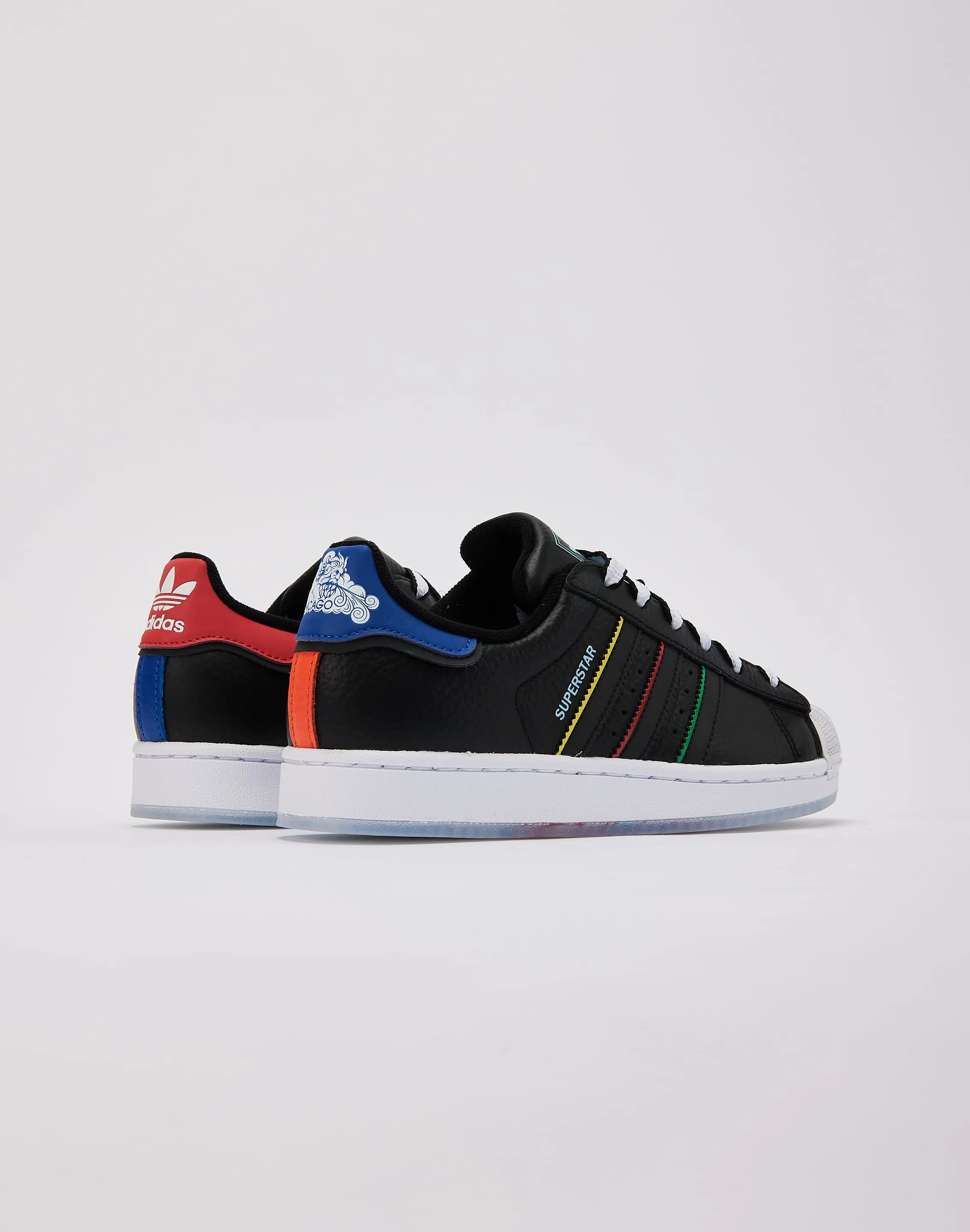 Outfit Essential Adidas Superstar II 'Chicago' Grade-School