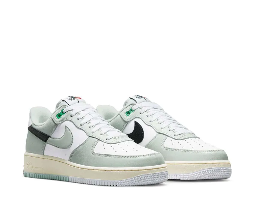 Flat Form Nike Air Force 1 '07 LV8