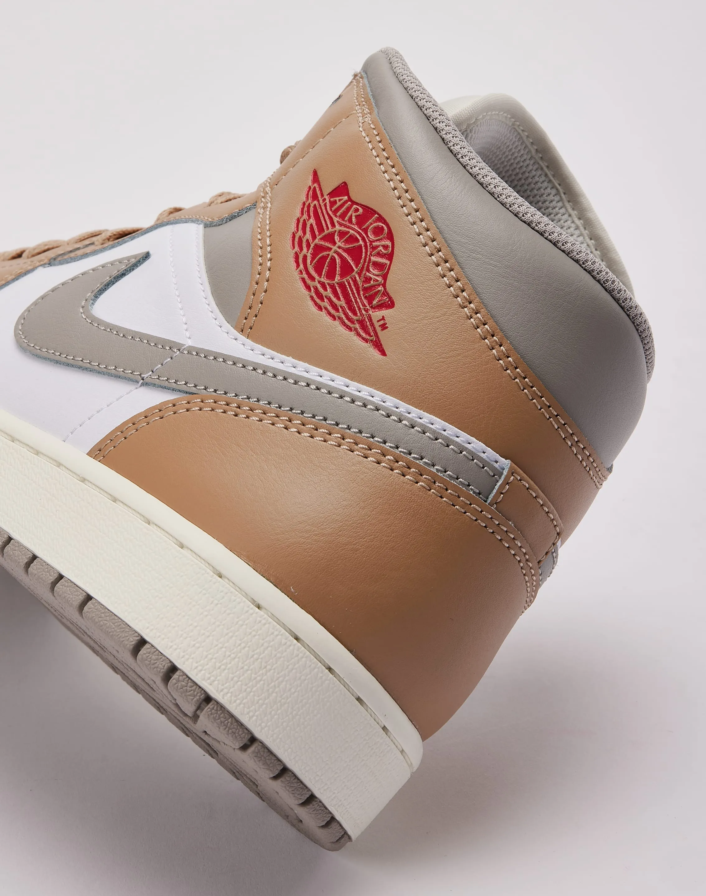 Jordan Air Jordan 1 Mid Flexibility Feature