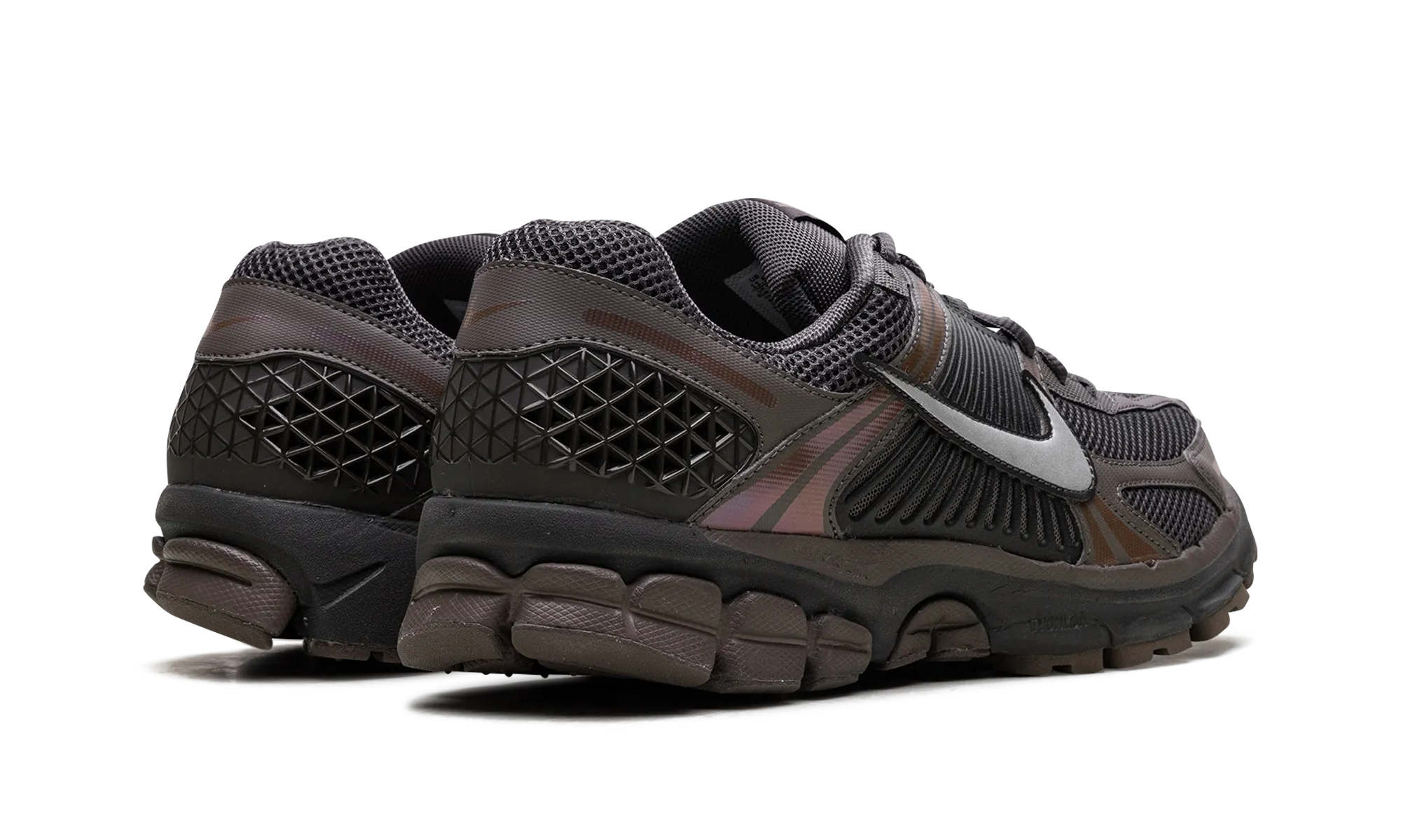 visible lacing shoes running in color runs shoes Zoom Vomero 5 "Cave Stone"