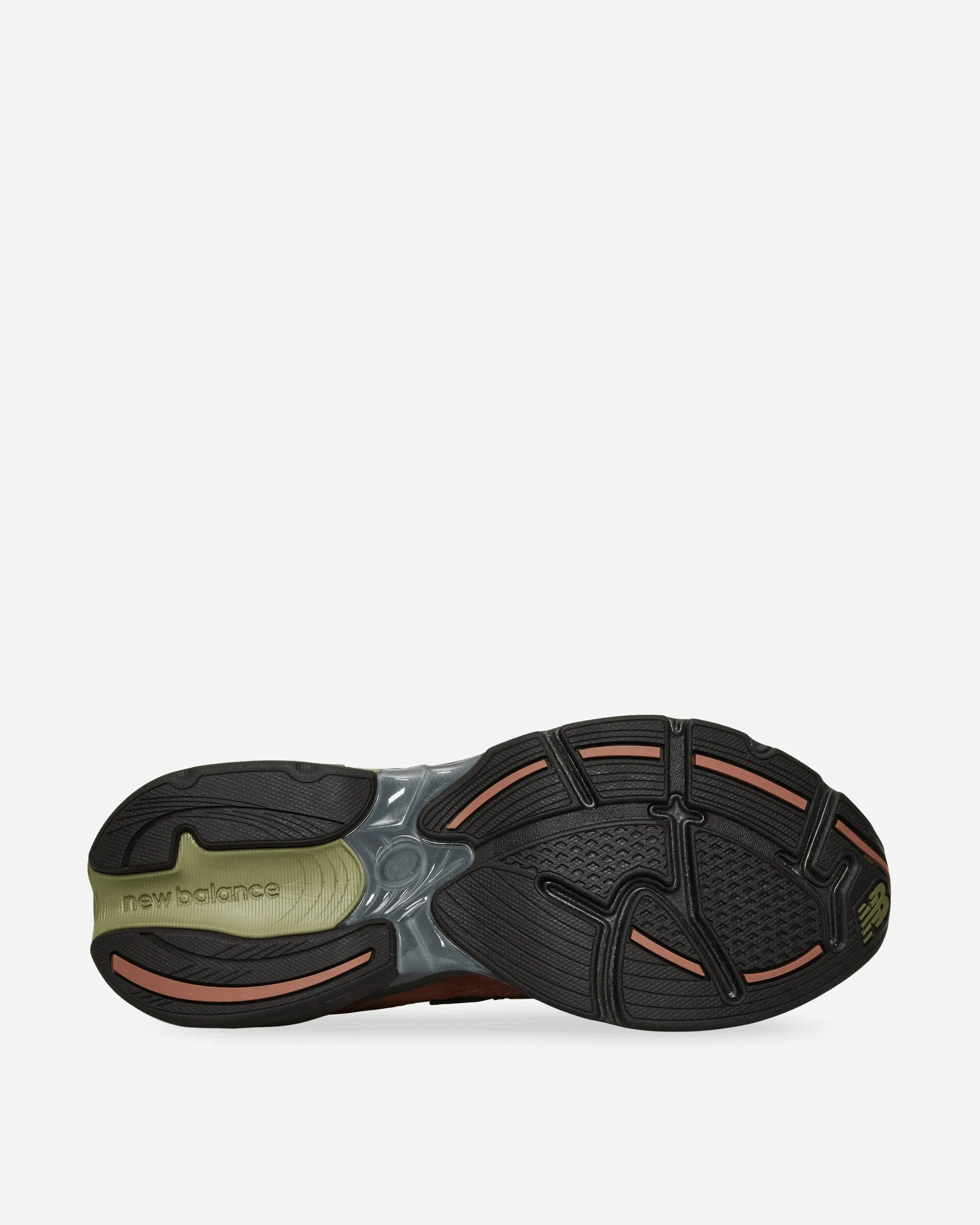 2010 Sneakers Pecan / Castlerock Airport Easy Travel Must
