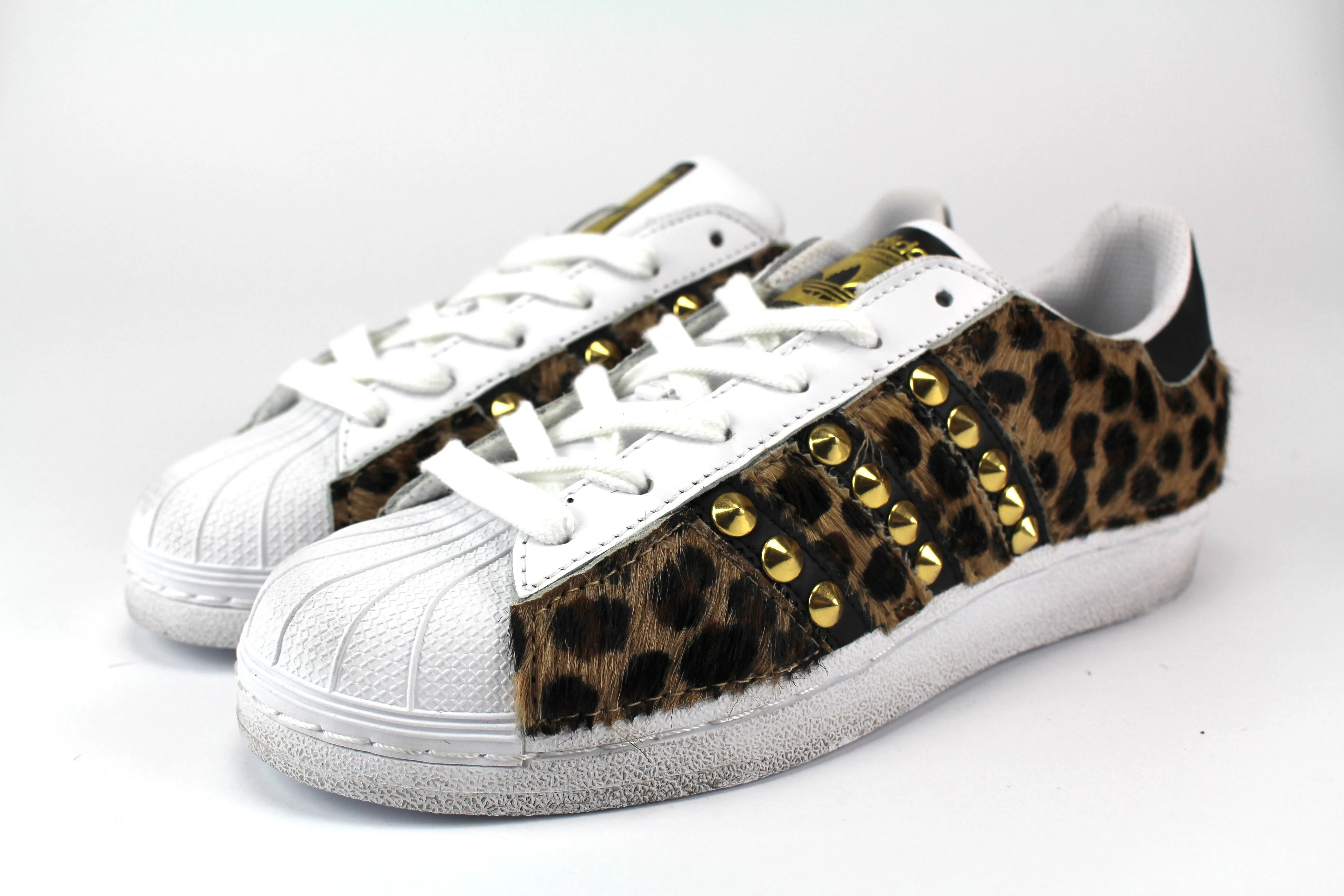 Adidas Superstar Total Maculate & Borchie Leather Upper weekend stroll