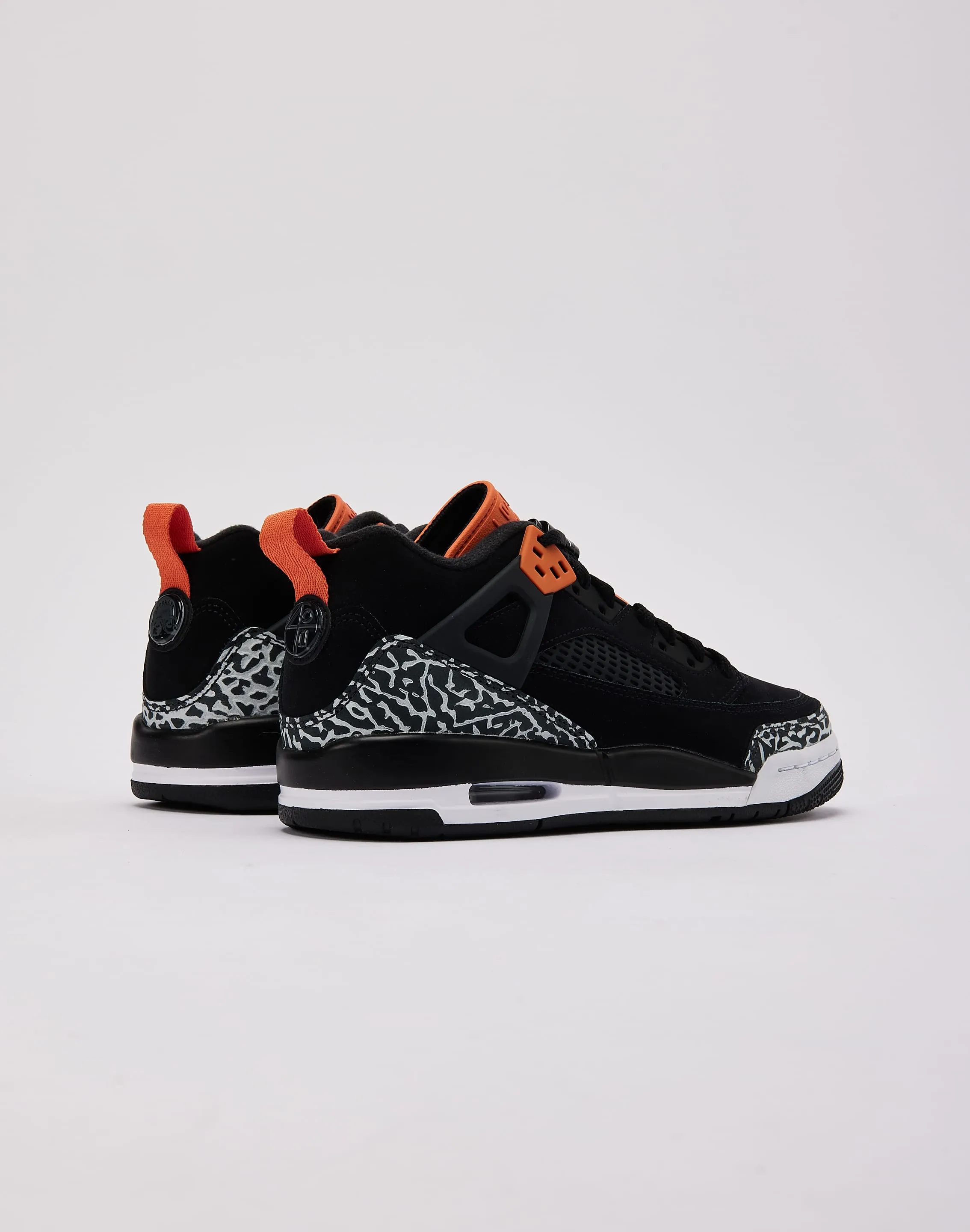 Jordan Spizike Low Grade-School Long Walk