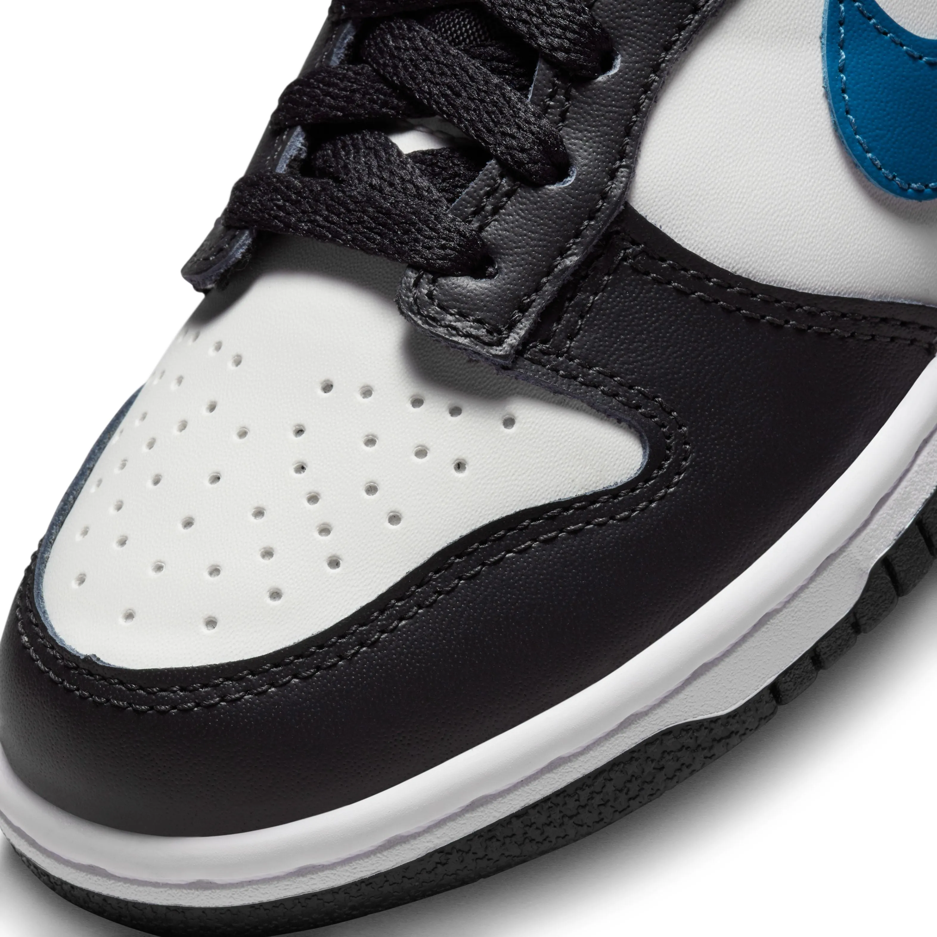 Urban Utility Compact Form Dunk Low Lifestyle Shoes