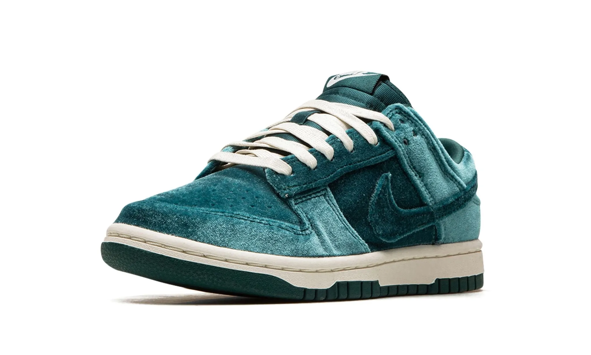 Nike Dunk Low "Velvet Teal" Women's Campus Pace Practical Use