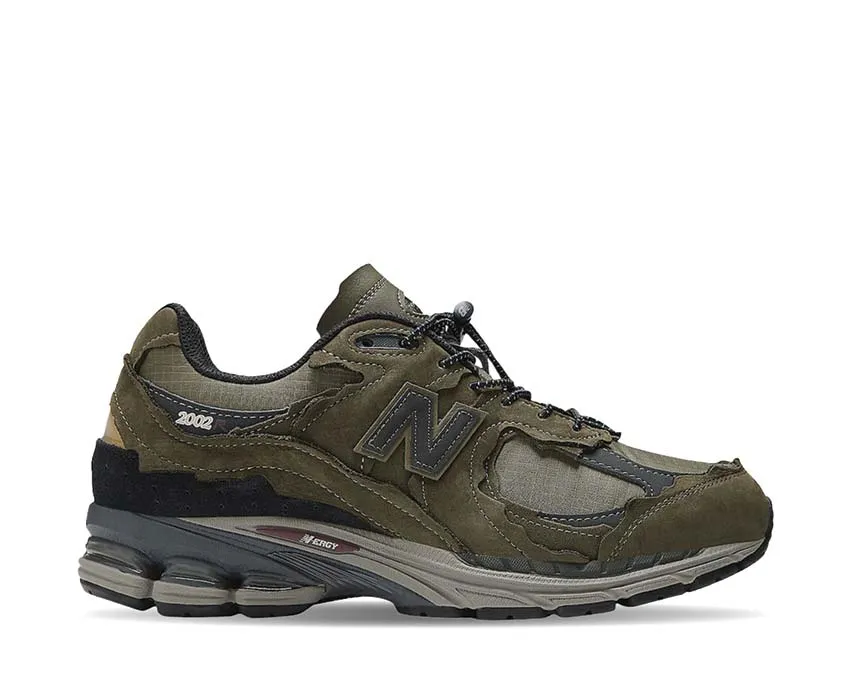 New Balance 2002R ?Protection Pack? Sporty Detail Foot Care