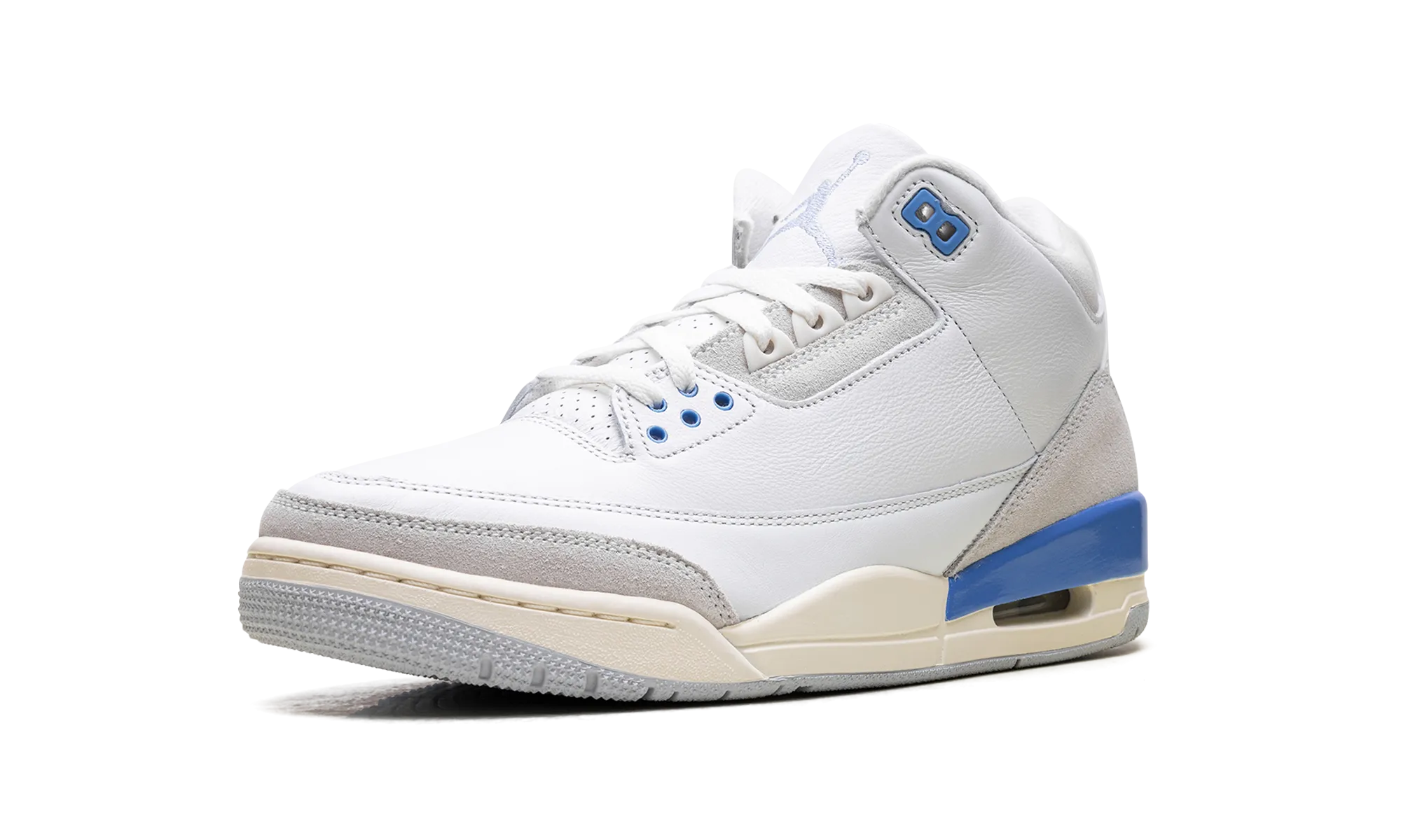 Air Jordan 3 "Lucky Shorts" Pose Time College Style