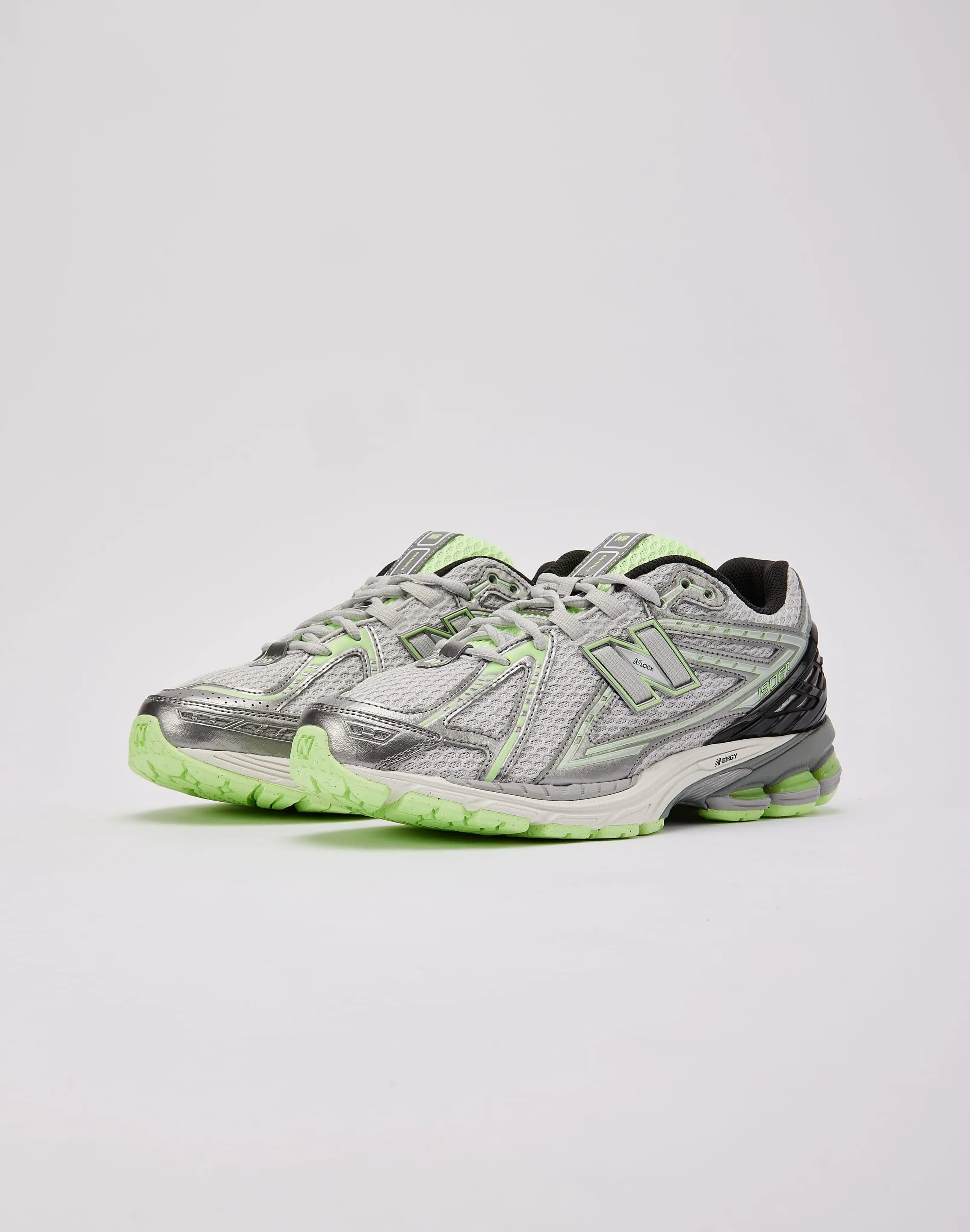 Chic Mood Premium cushioning New Balance 1906R
