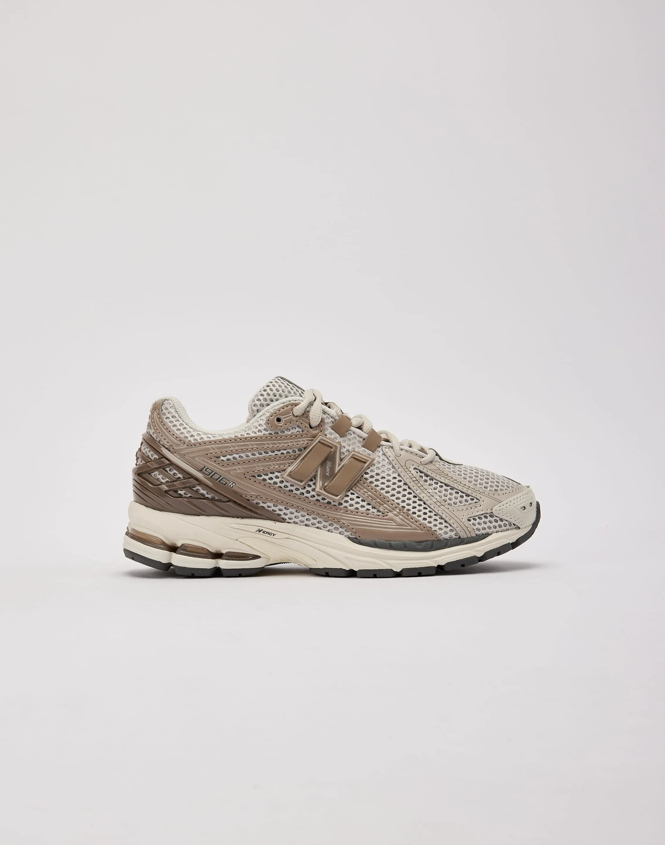 Breathable Build Beach Walks New Balance 1906R Grade-School