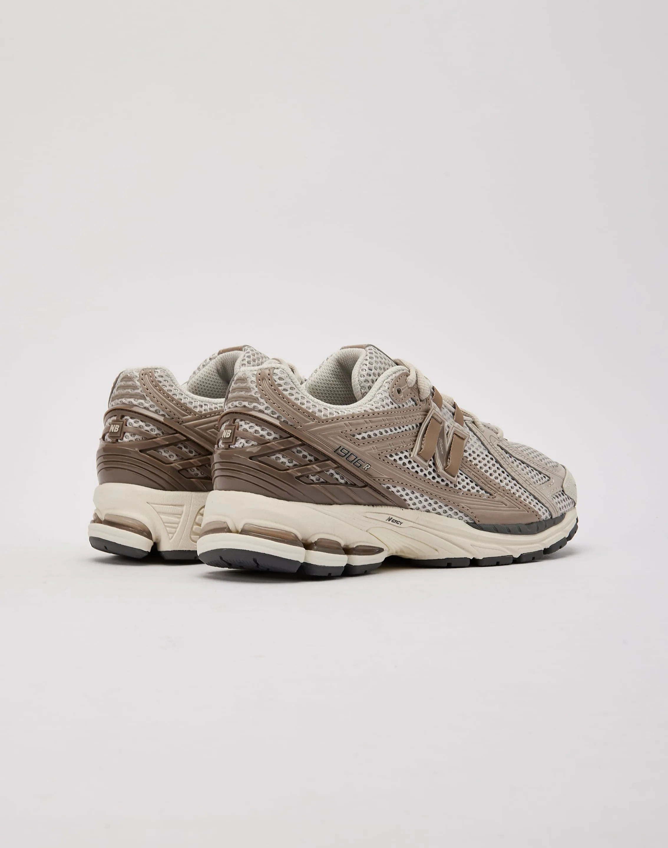 New Balance 1906R Grade-School Mid Top