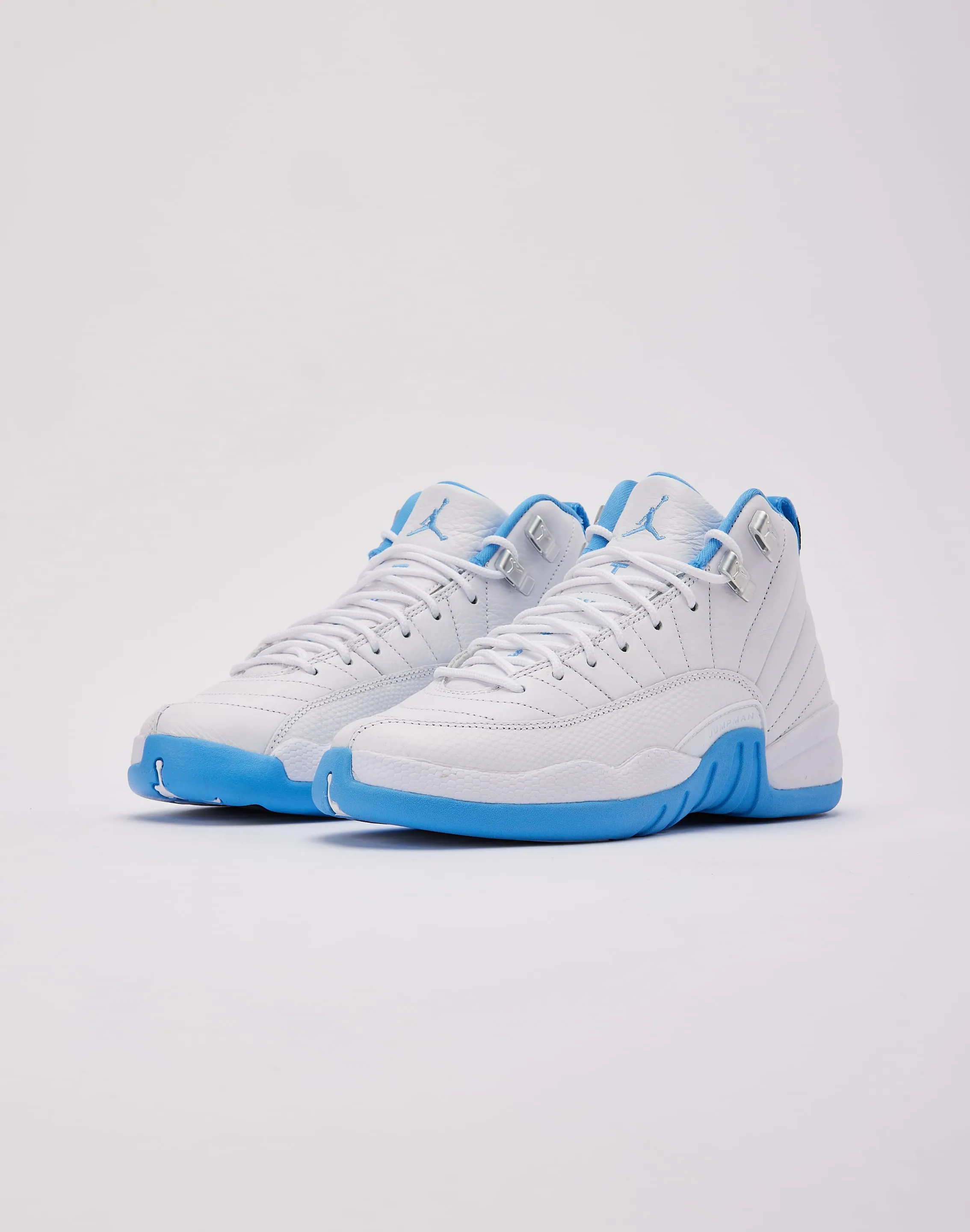 Dinner Look Camera Look Jordan Air Jordan 12 Retro 'White and University Blue' Grade-School