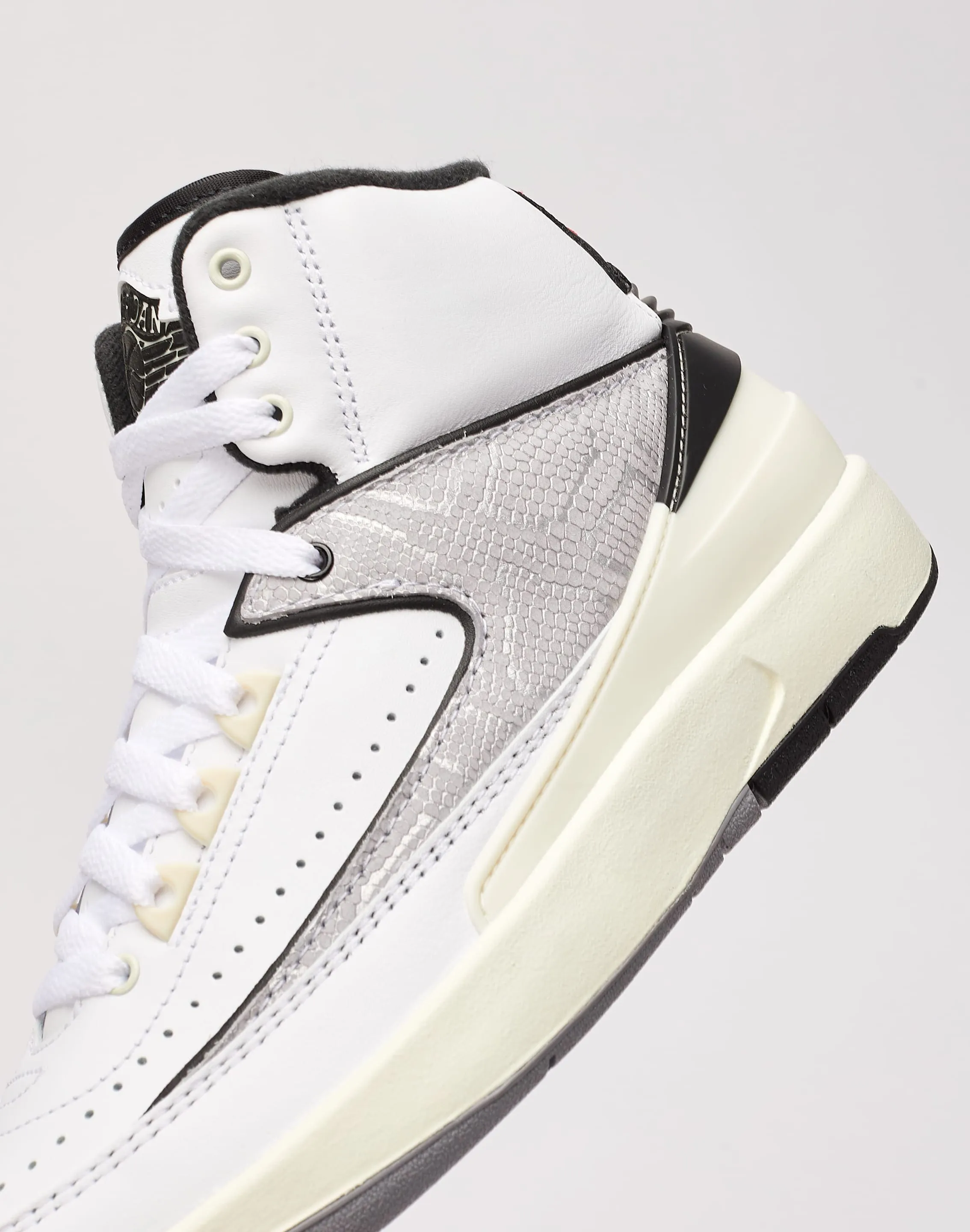 Step Light Jordan Air Jordan 2 Retro 'Python' Grade-School