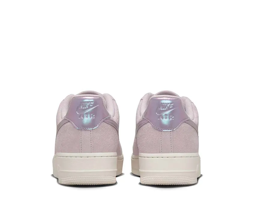 Fashion-Forward Look Nike Air Force 1'07 W SE