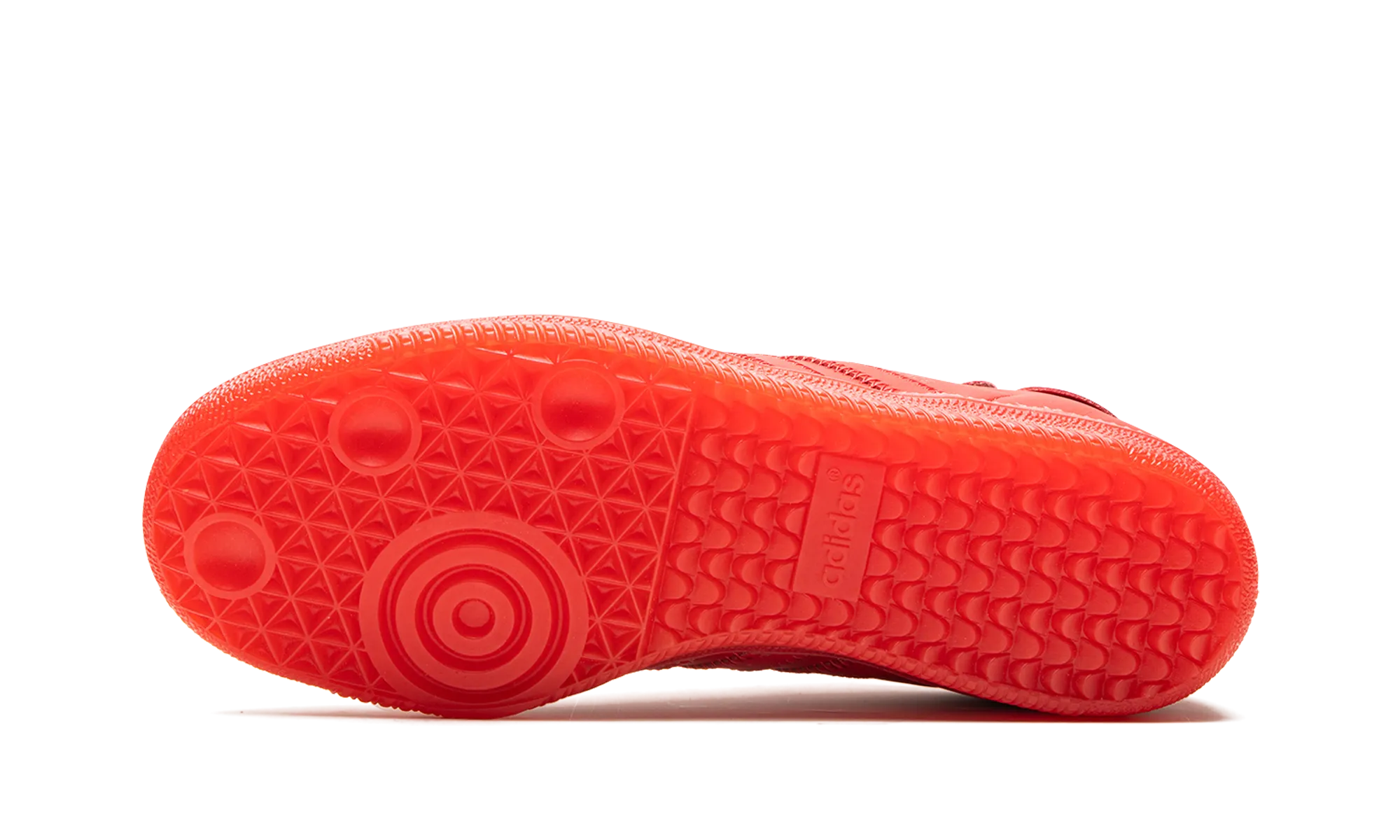 Neutral Look Samba Humanrace "Pharrell Williams - Red"