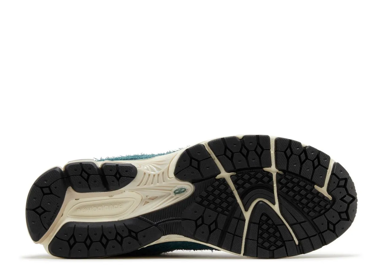 Steady Grip New Balance 2002R New Spruce Magnet