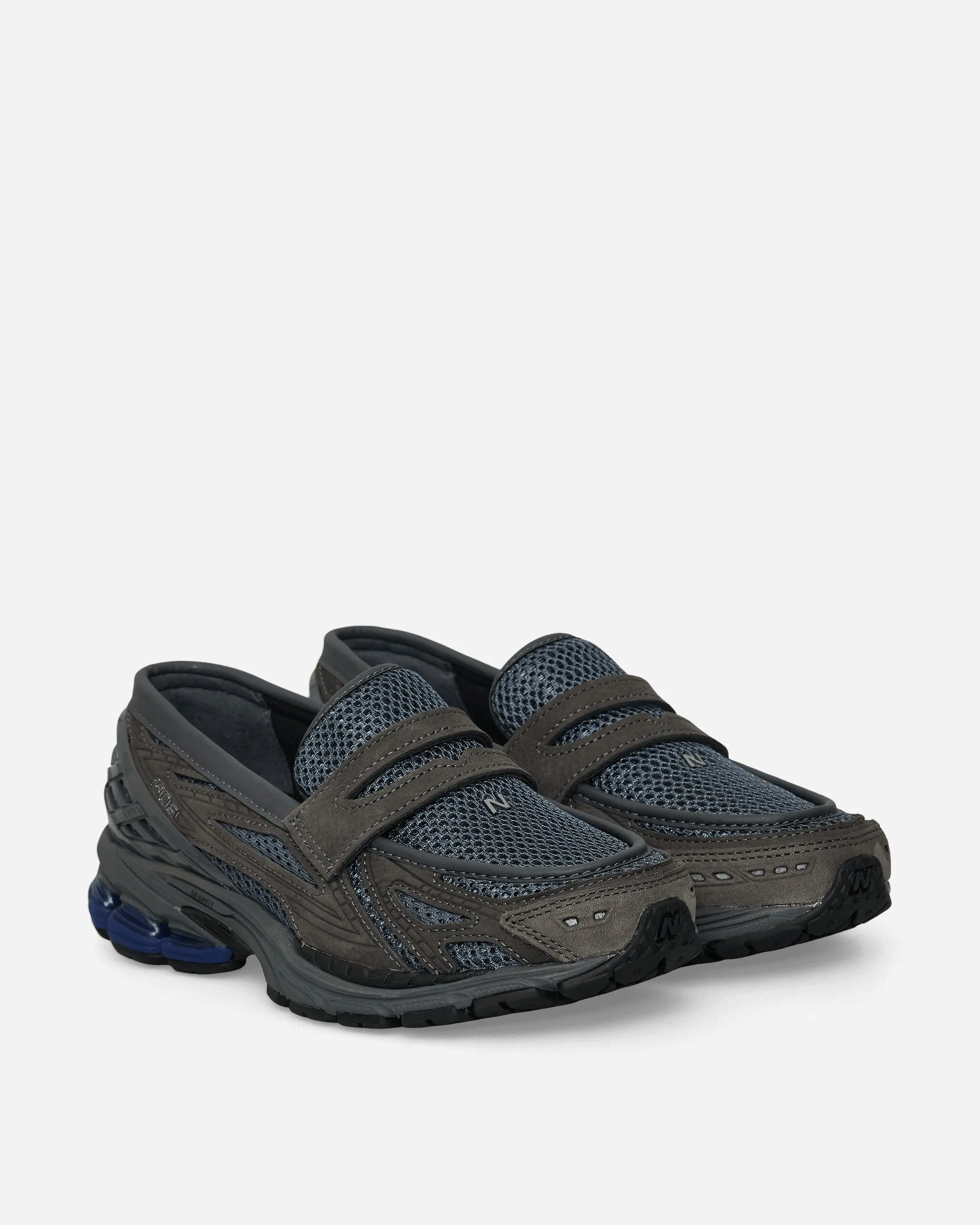 1906L Sneakers Magnet forest walk