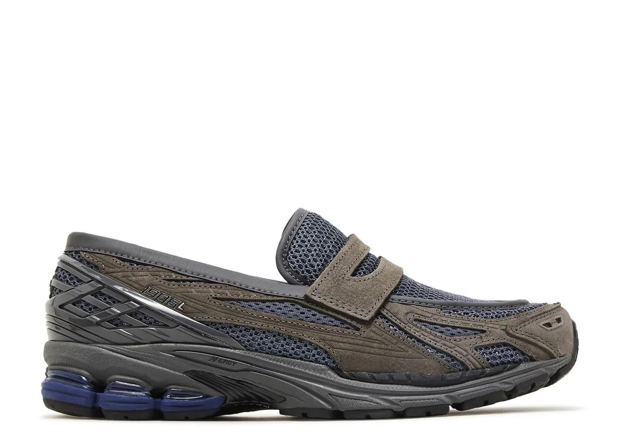 Versatile Upper Solid design New Balance 1906L Magnet