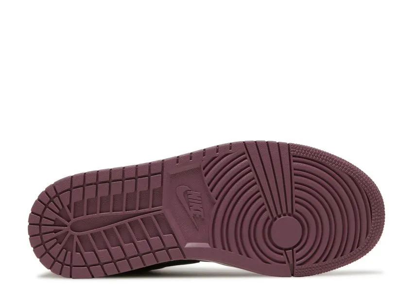 Air Jordan 1 Low Mulberry Effortless Step Tidy Form