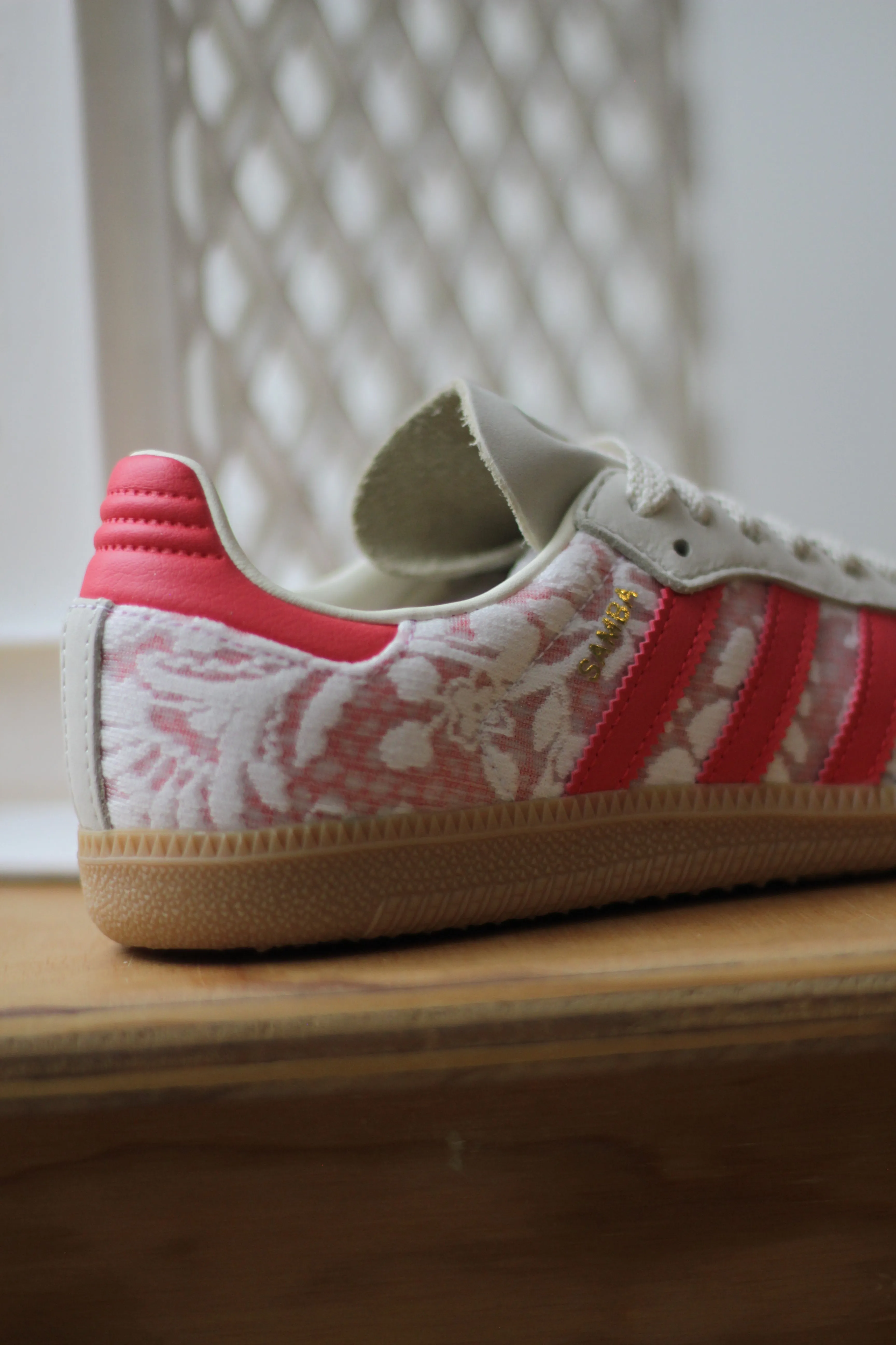 Urban Chill Comfort footbed Sporty W ADIDAS SAMBA OG "WHITE/CREAM WHITE/BETTER SCARLET"