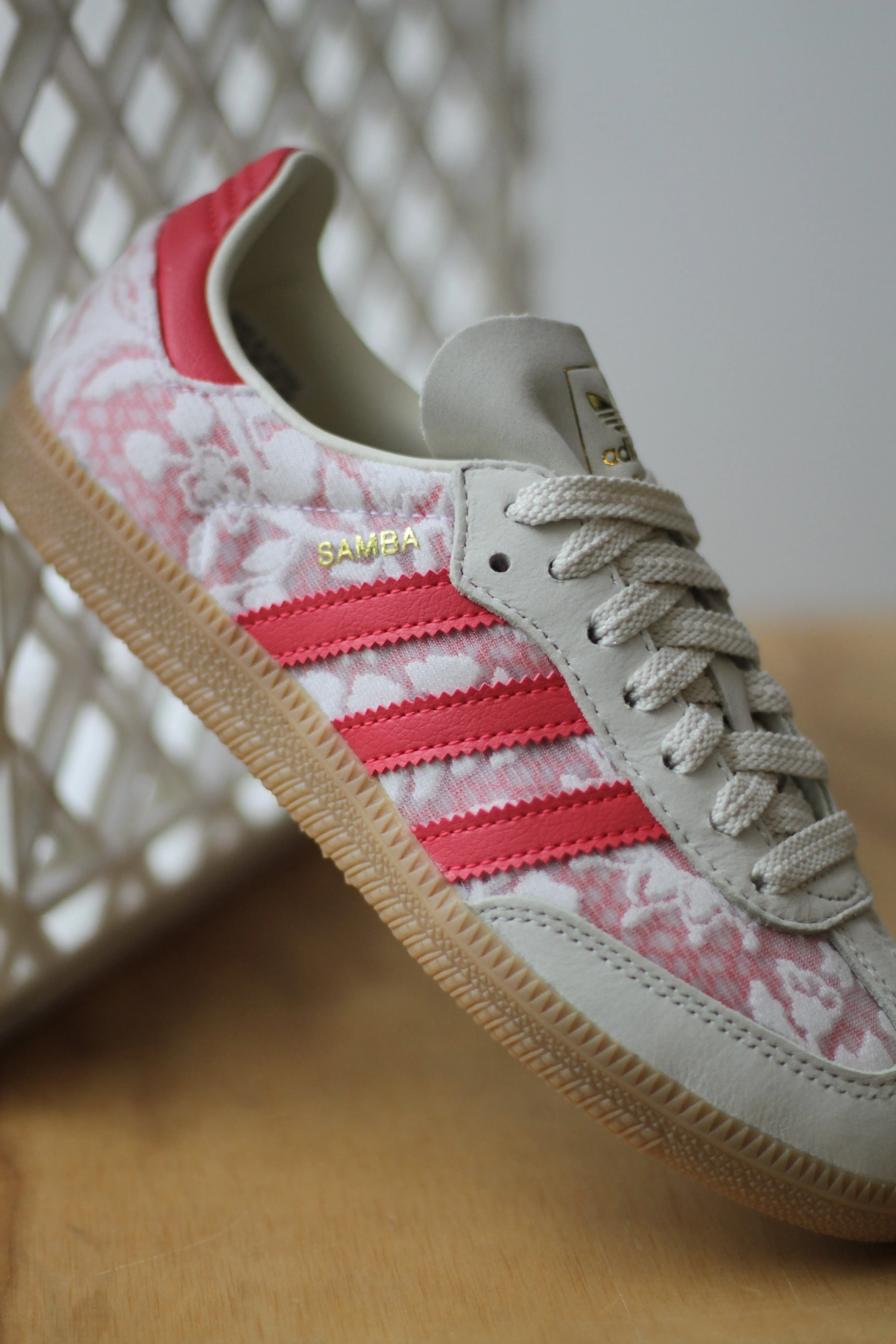 construction Game Fit Sporty W ADIDAS SAMBA OG "WHITE/CREAM WHITE/BETTER SCARLET"