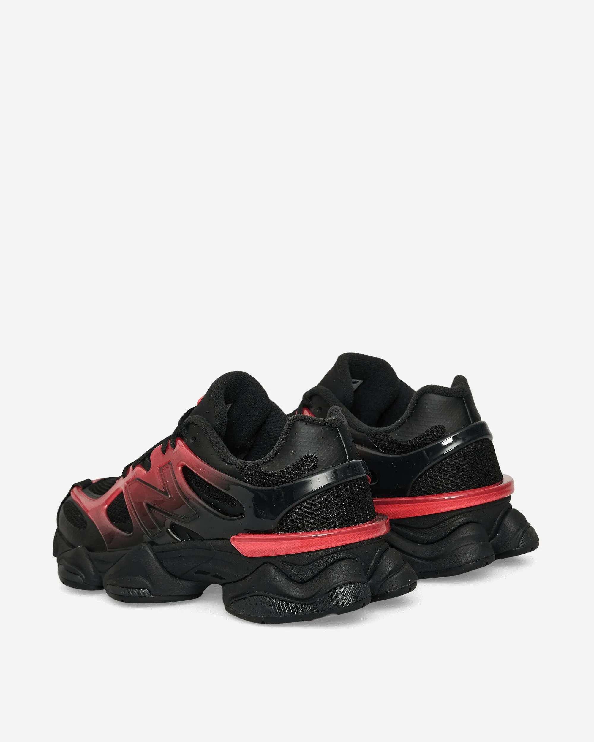 9060 Sneakers Blast Red / Black Energy Core easy move