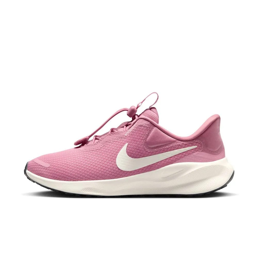 Revolution 7 EasyOn Road Running Shoes sports footgear running on uneven ground