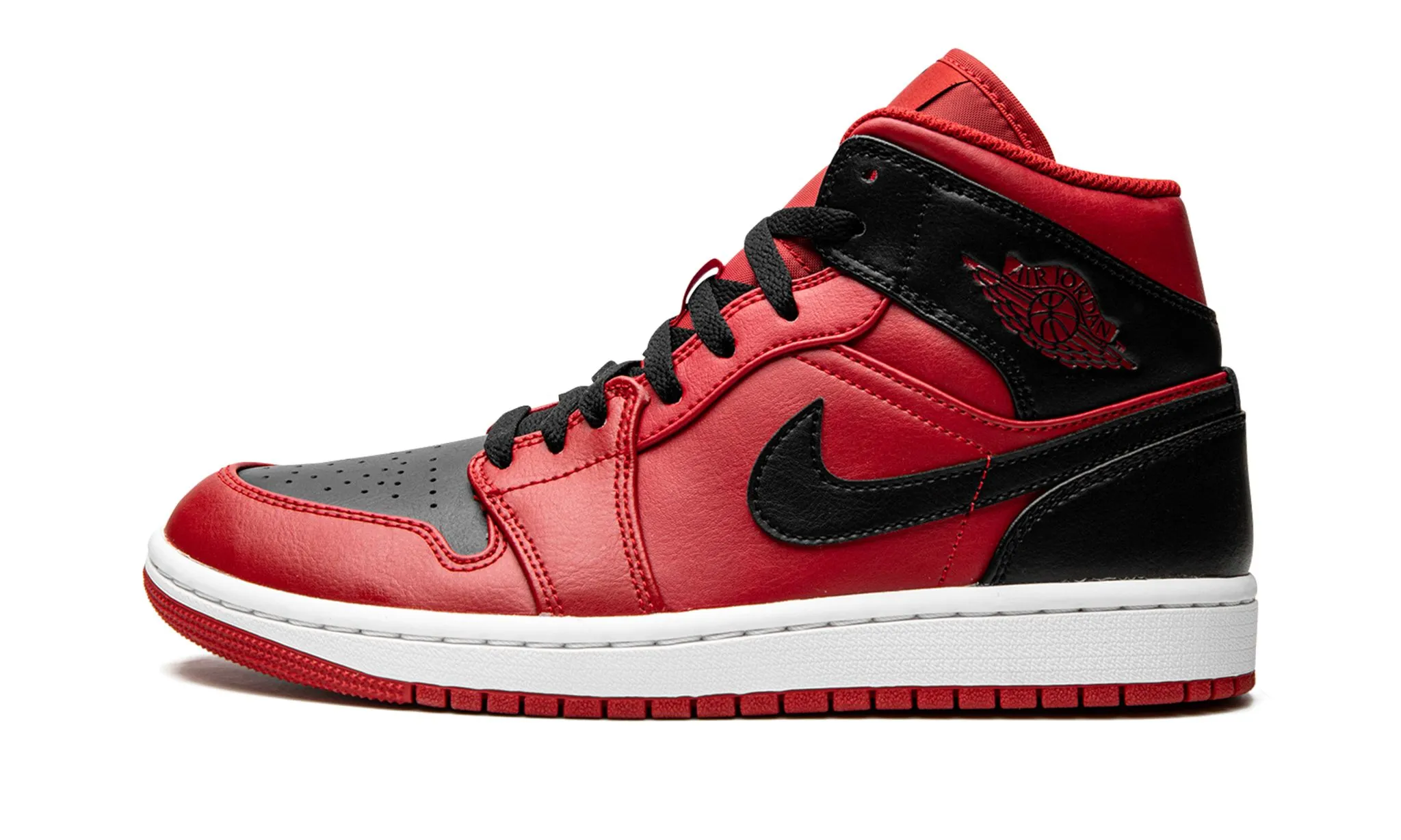 Air Jordan 1 Mid Reverse Bred Fashion-Ready City Adventure
