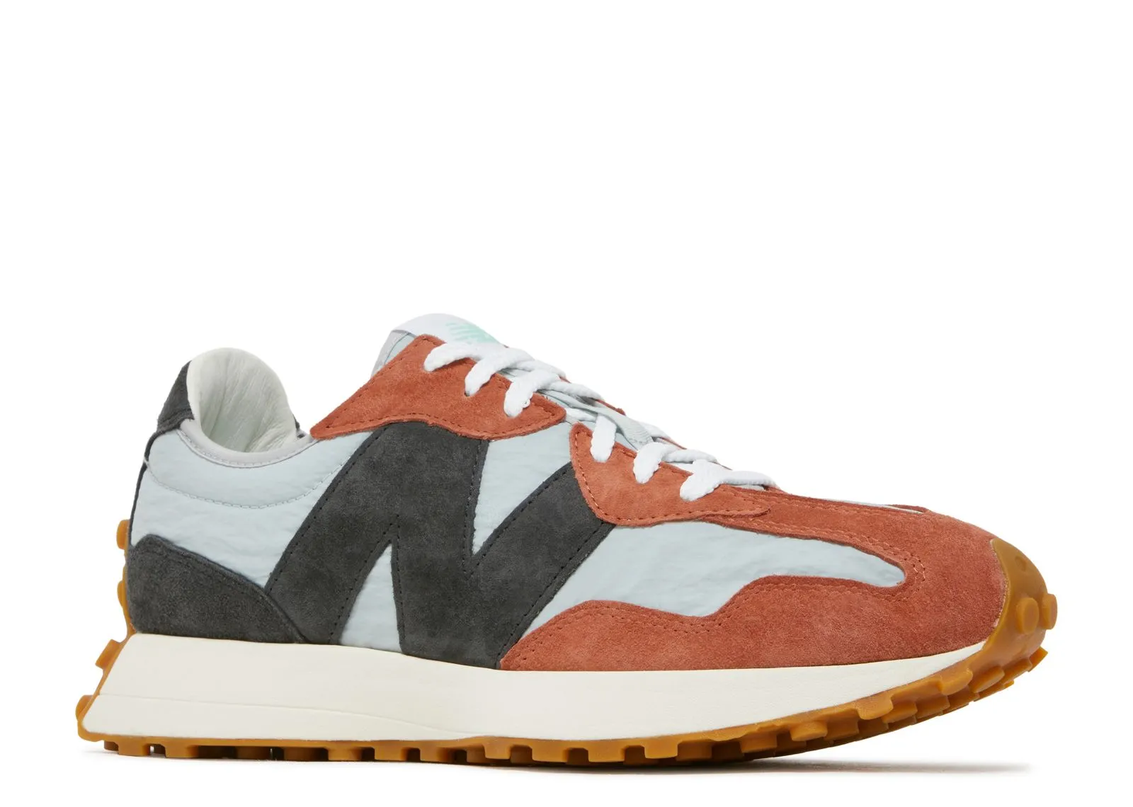 Sneaker Style Model Day New Balance 327 Brown Grey